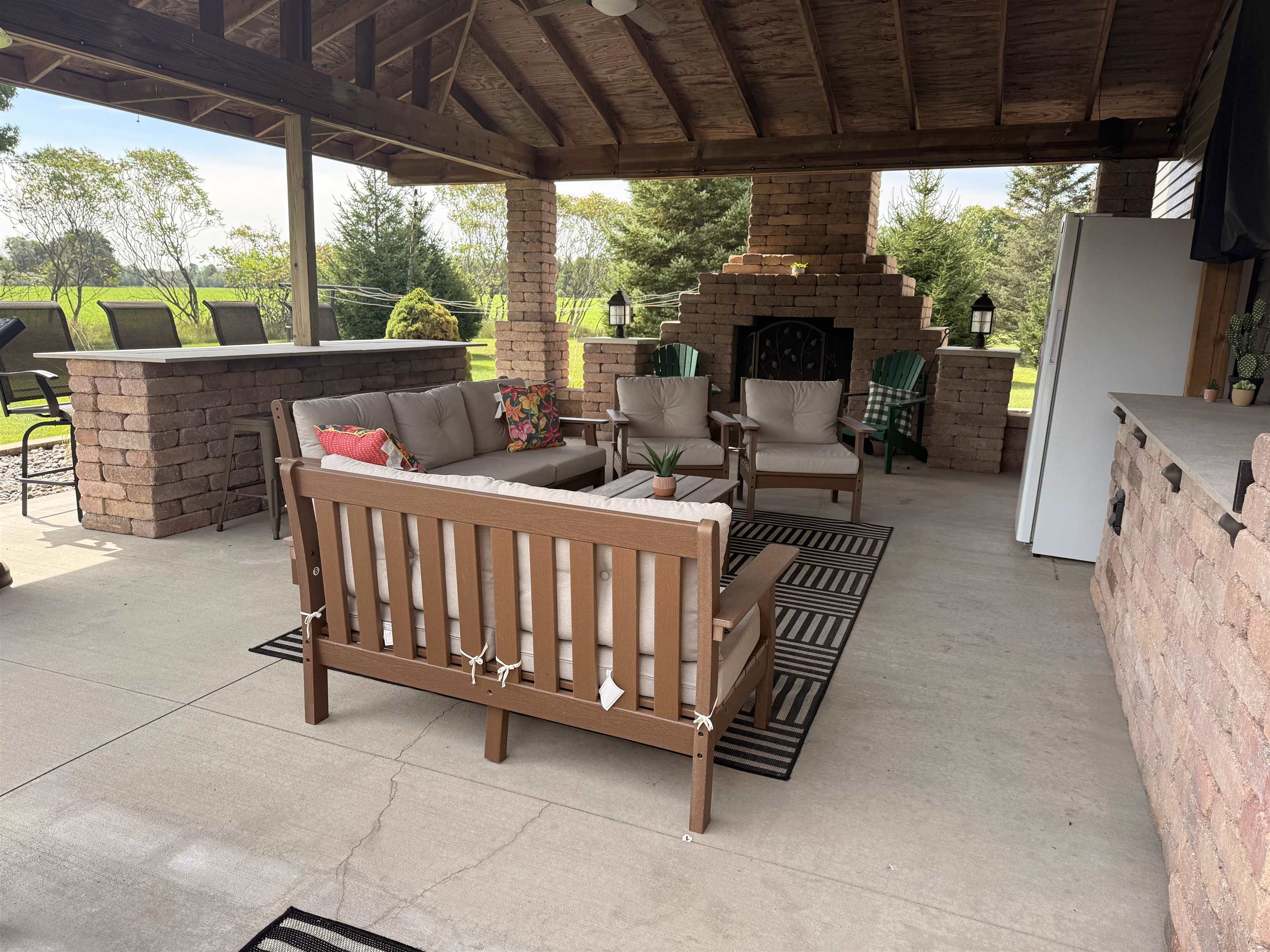 5062 Meadowview Ln, Oconto Falls, WI 54154