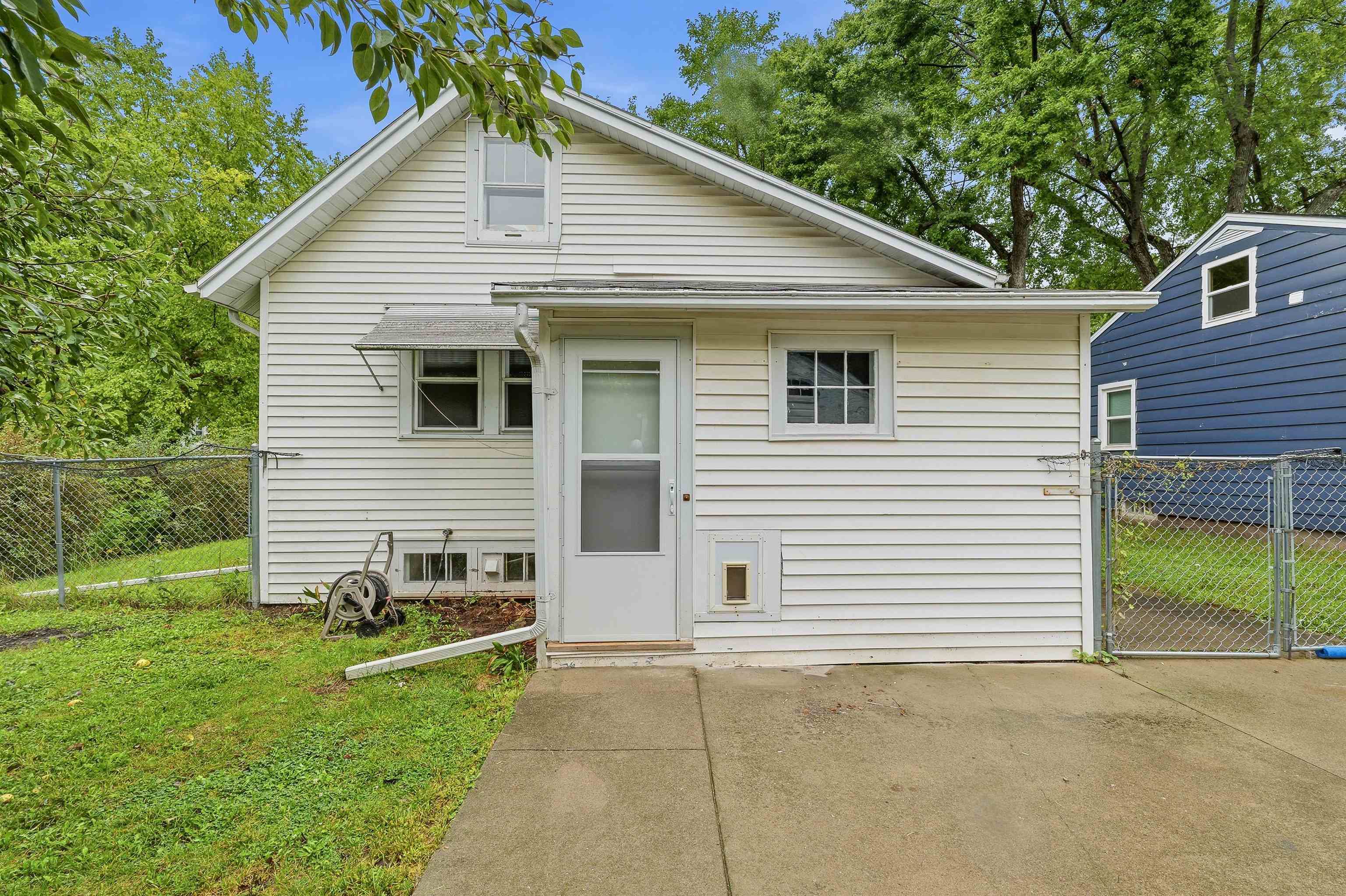 1843 Hubbard St, Oshkosh, WI 54902