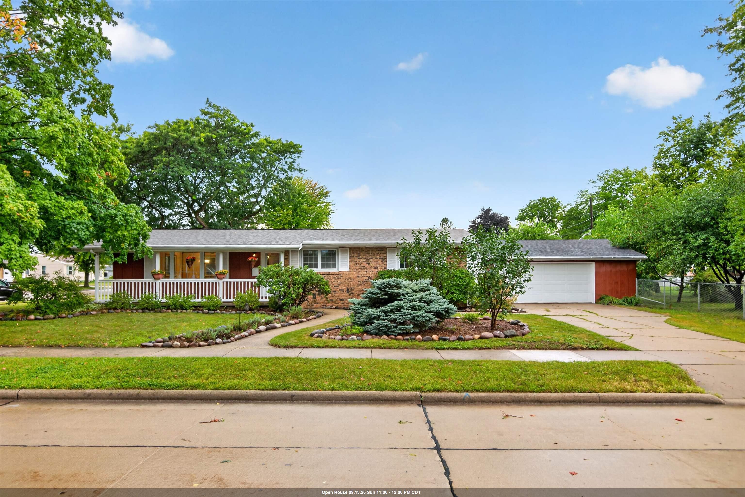 1135 Windsor St, Oshkosh, WI 54902