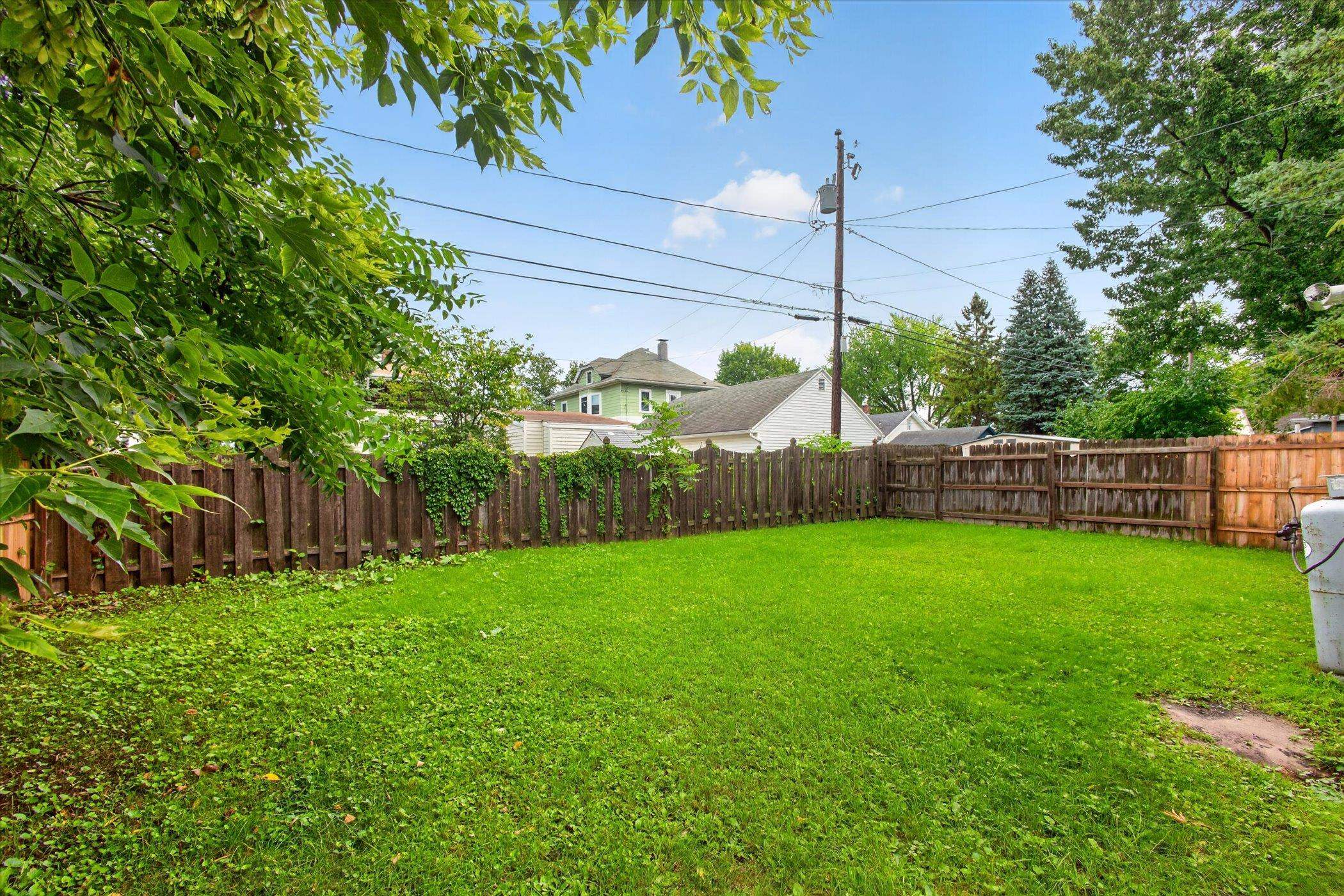 1513 Morrow St, Green Bay, WI 54302-1727