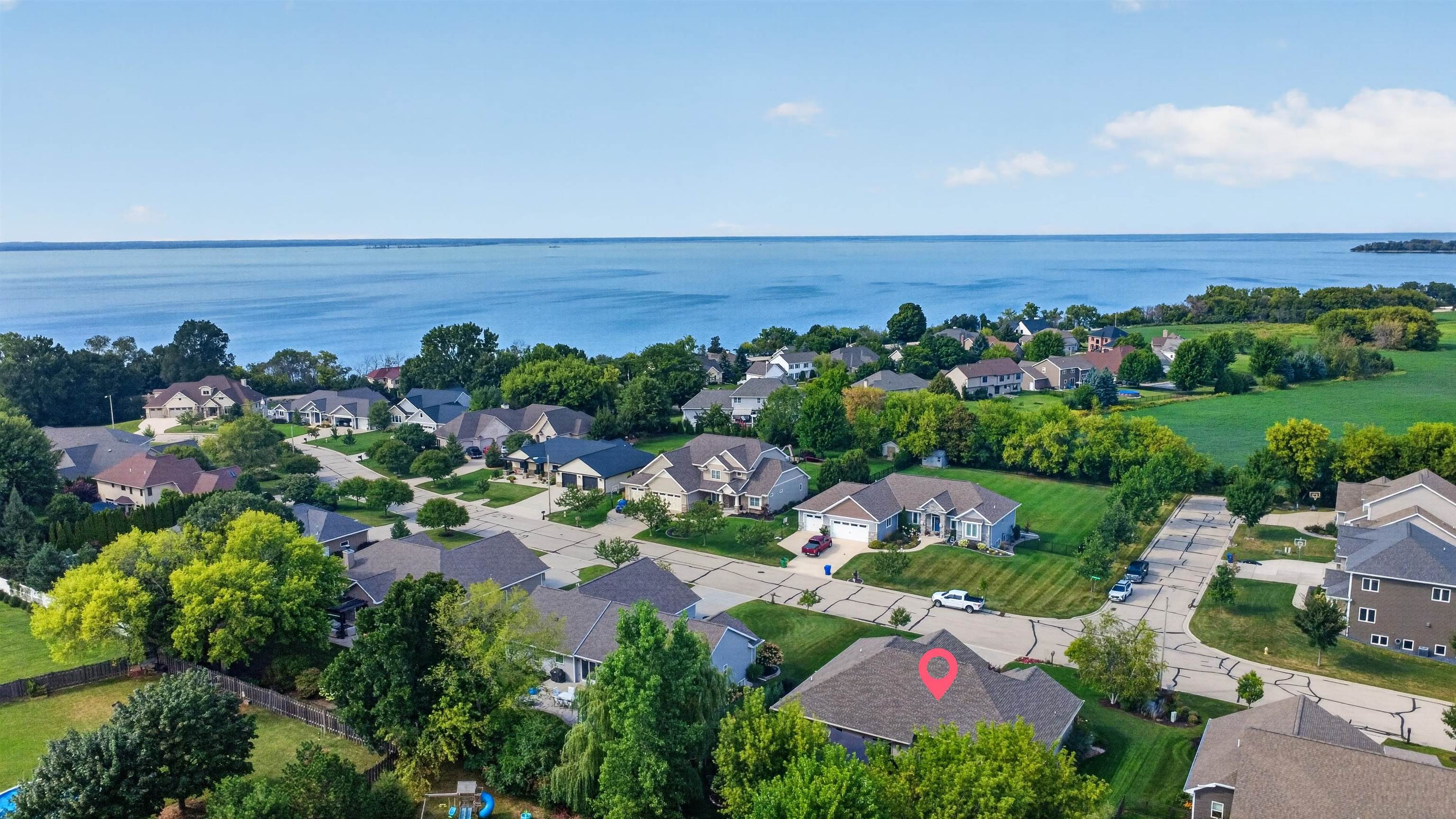 3364 Cottage Hill Dr, Green Bay, WI 54311