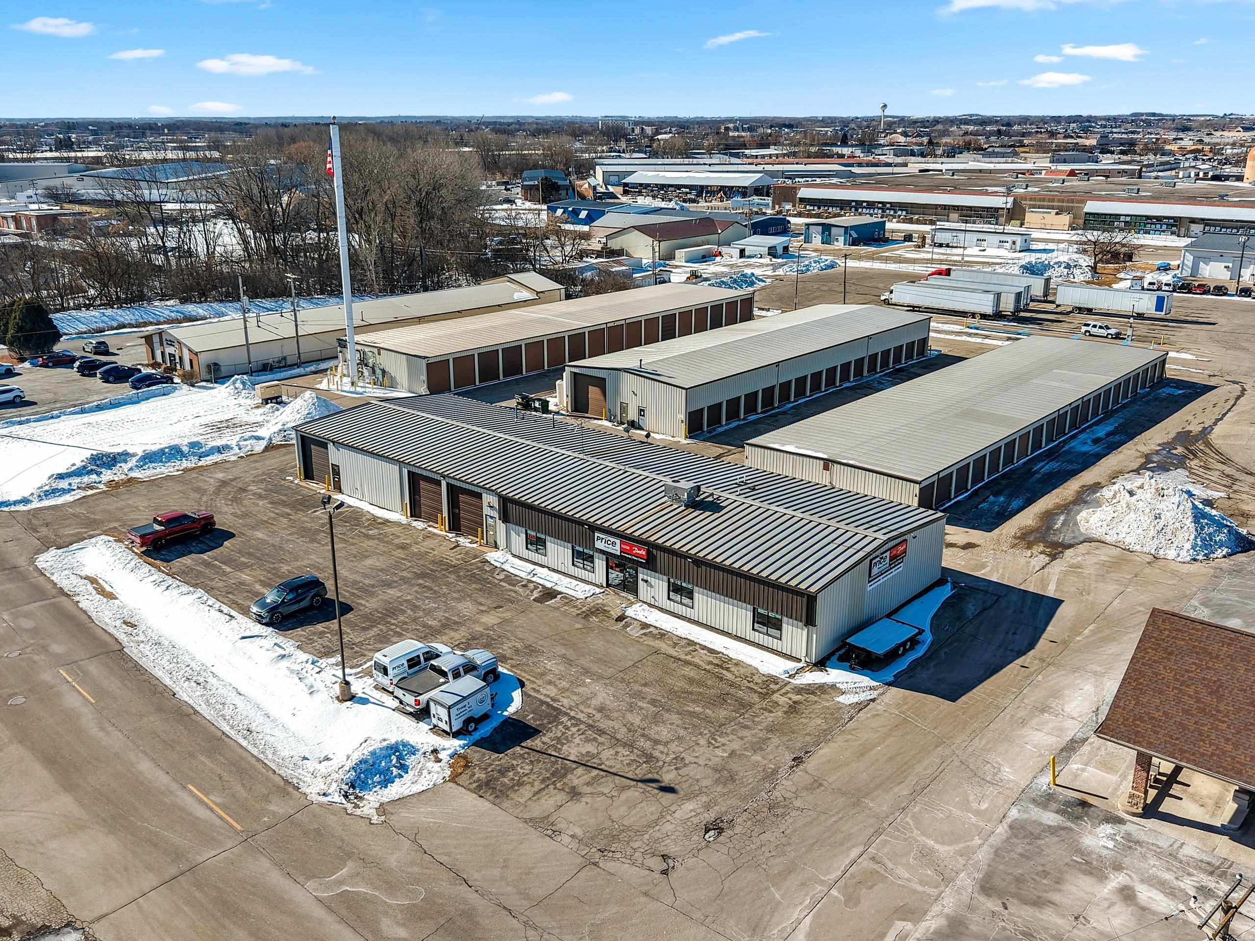 1215 N Hickory Farm Ln, Grand Chute, WI 54914