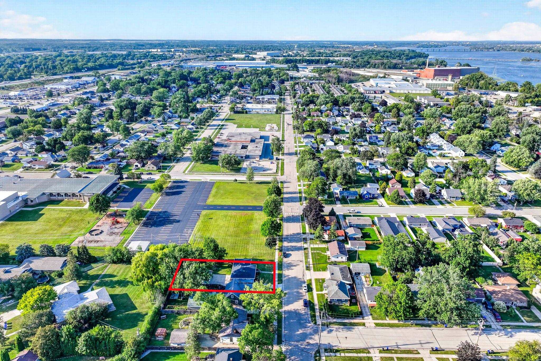 317 S Western Ave, Neenah, WI 54956