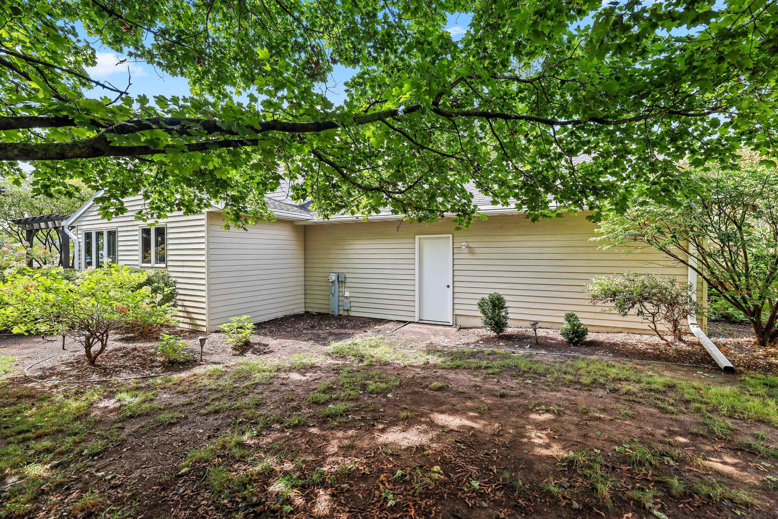 3560 Highland Center Dr, Green Bay, WI 54311