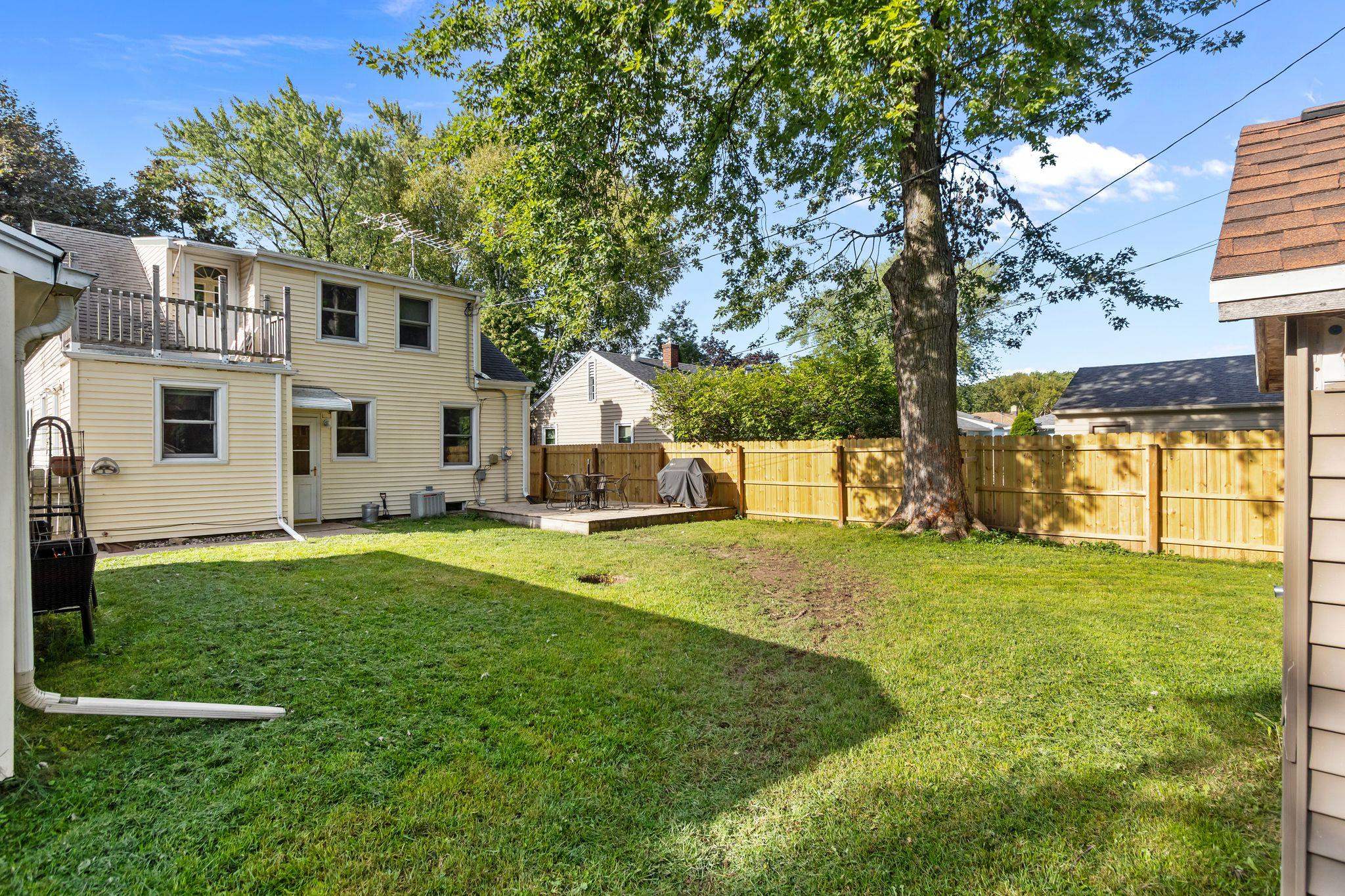 1018 E Frances St, Appleton, WI 54911