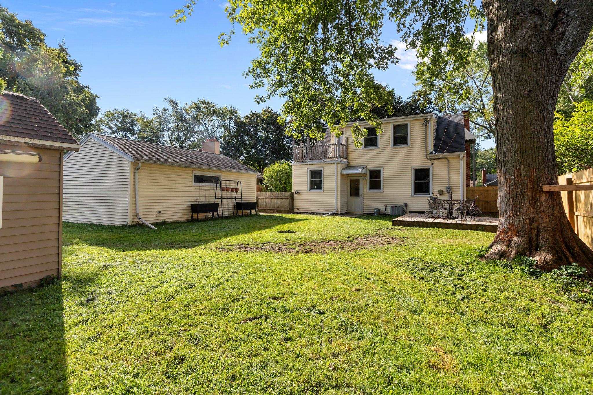 1018 E Frances St, Appleton, WI 54911