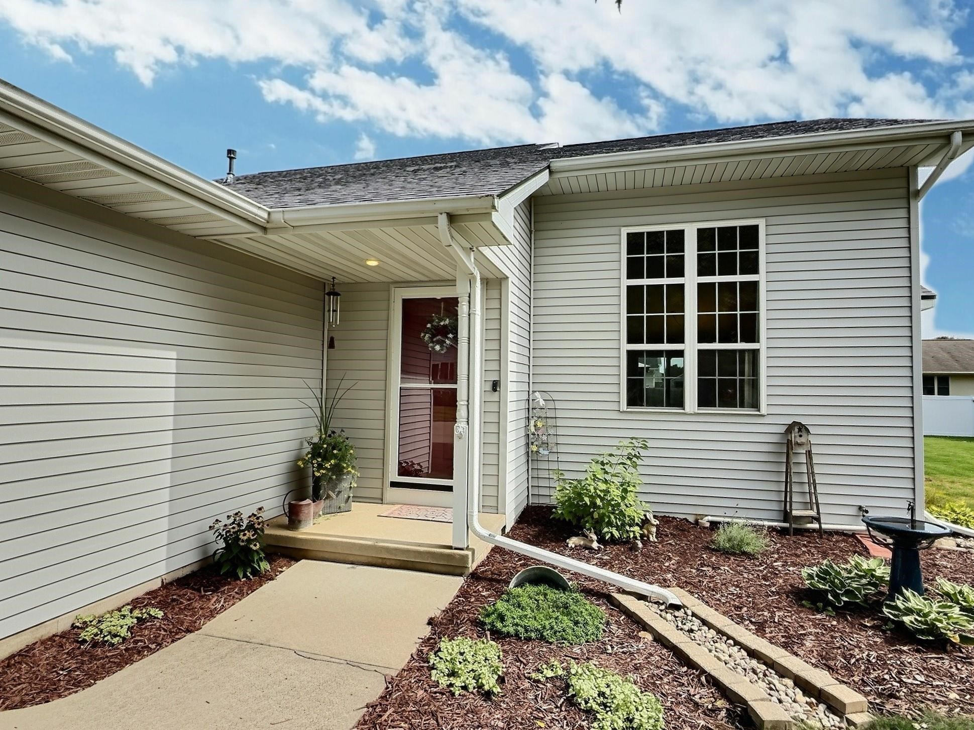 2756 Clover St, Oshkosh, WI 54901