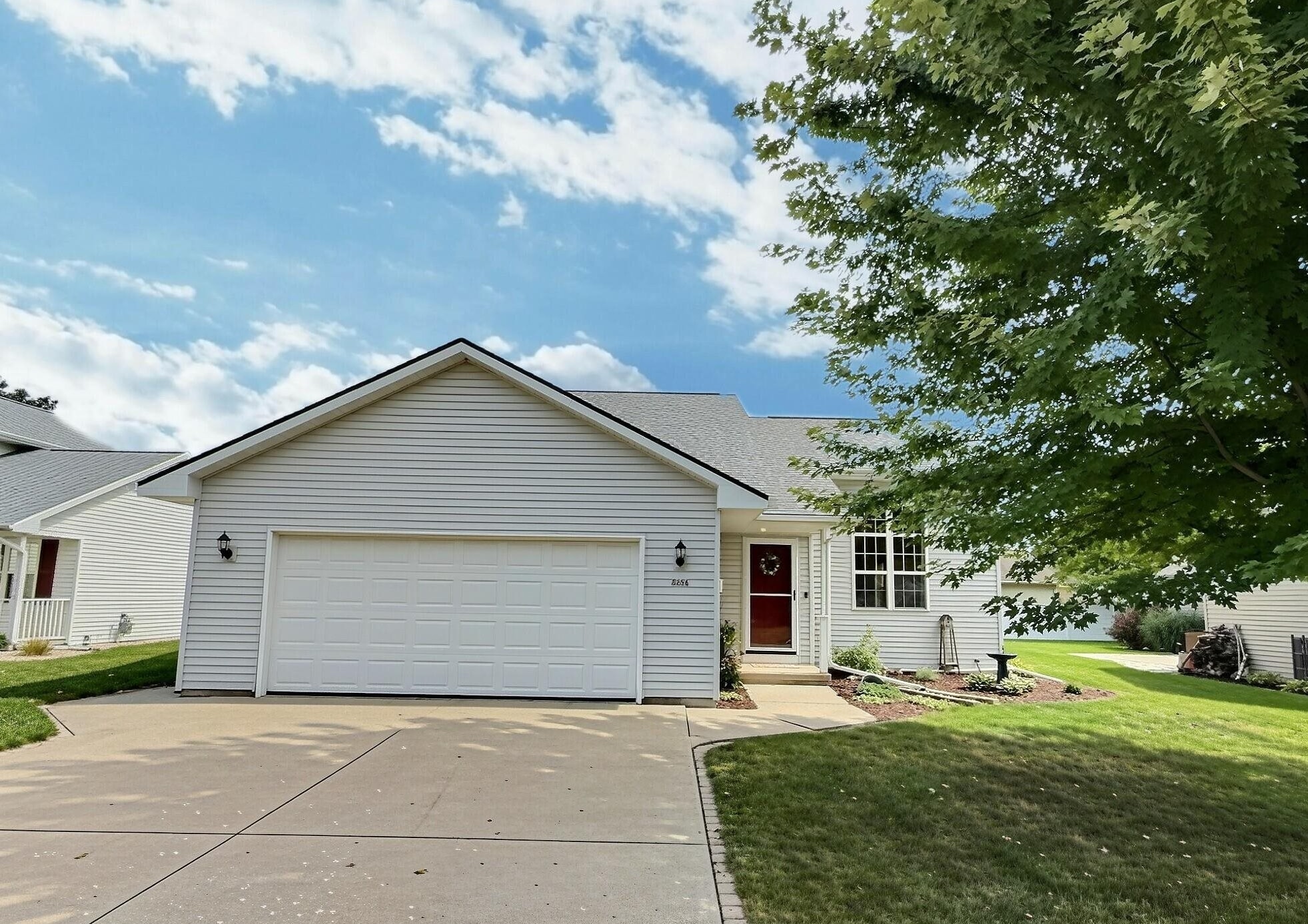 2756 Clover St, Oshkosh, WI 54901