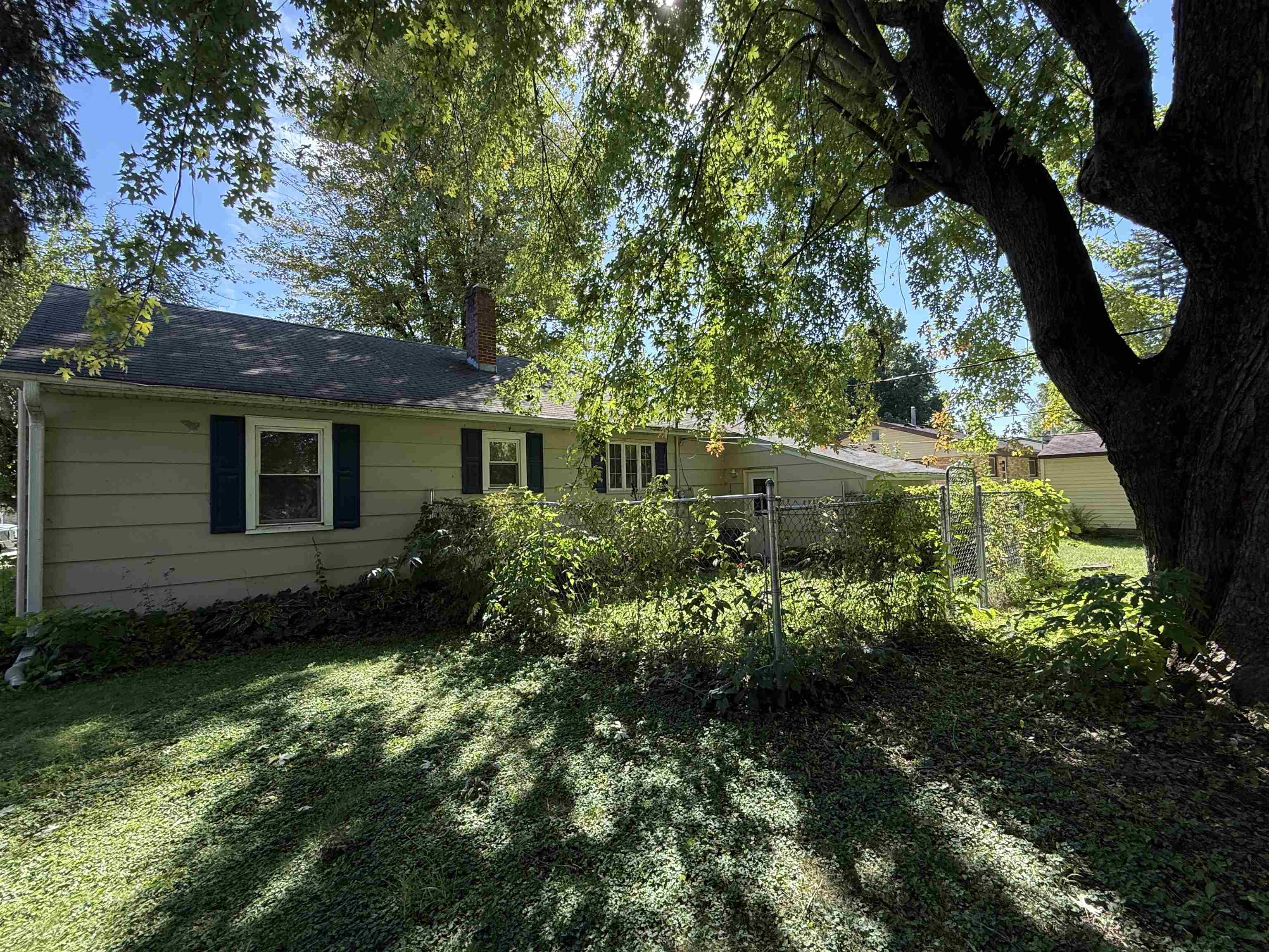 669 N Smalley St, Shawano, WI 54166