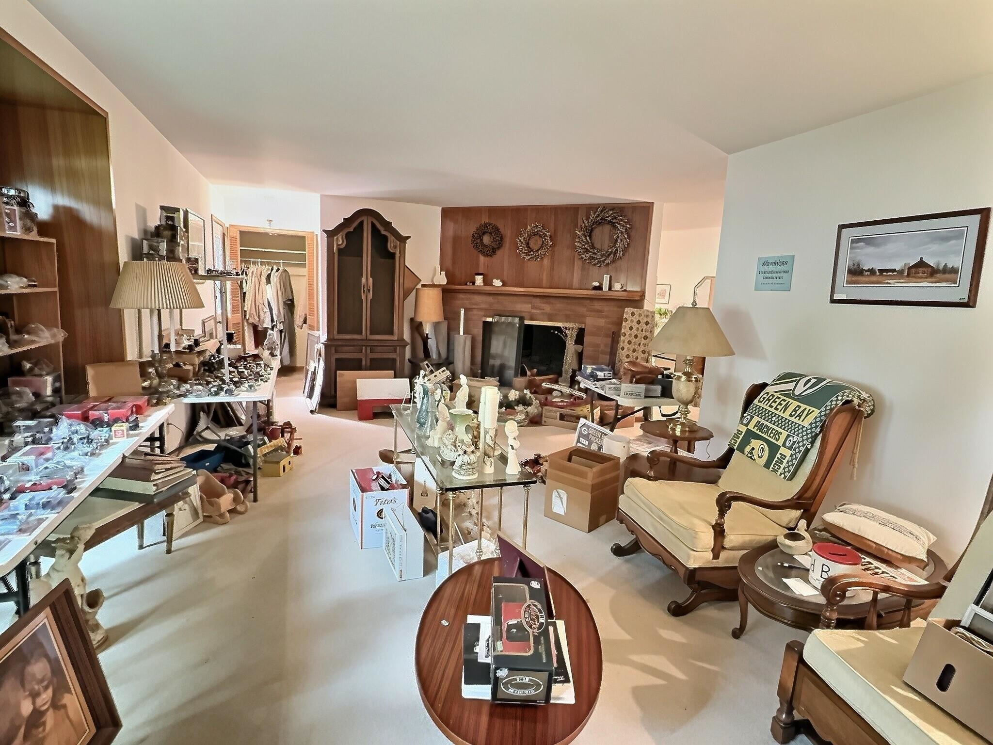 2573 Oregon St, Oshkosh, WI 54902