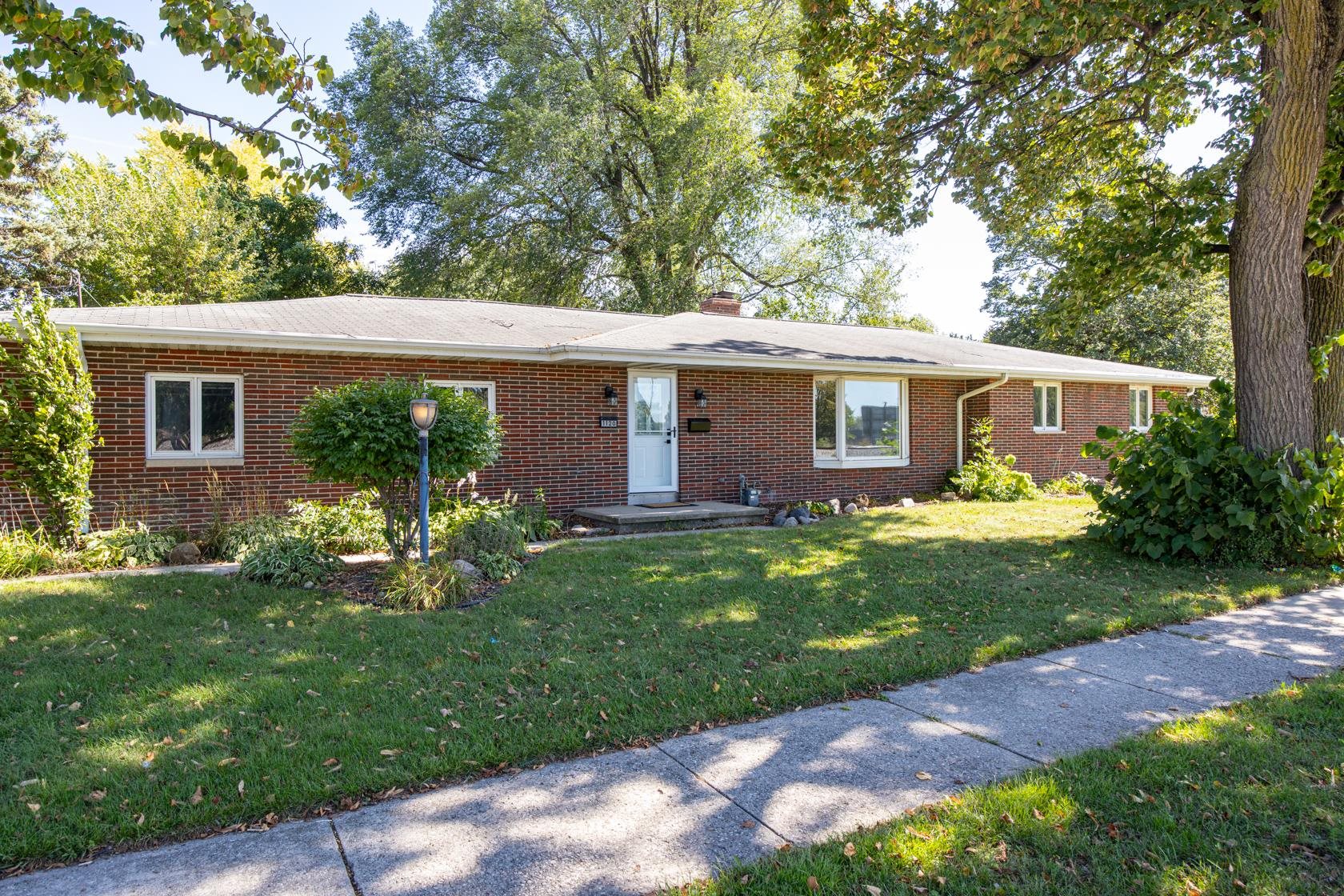 1120 Fort Howard Ave, De Pere, WI 54115