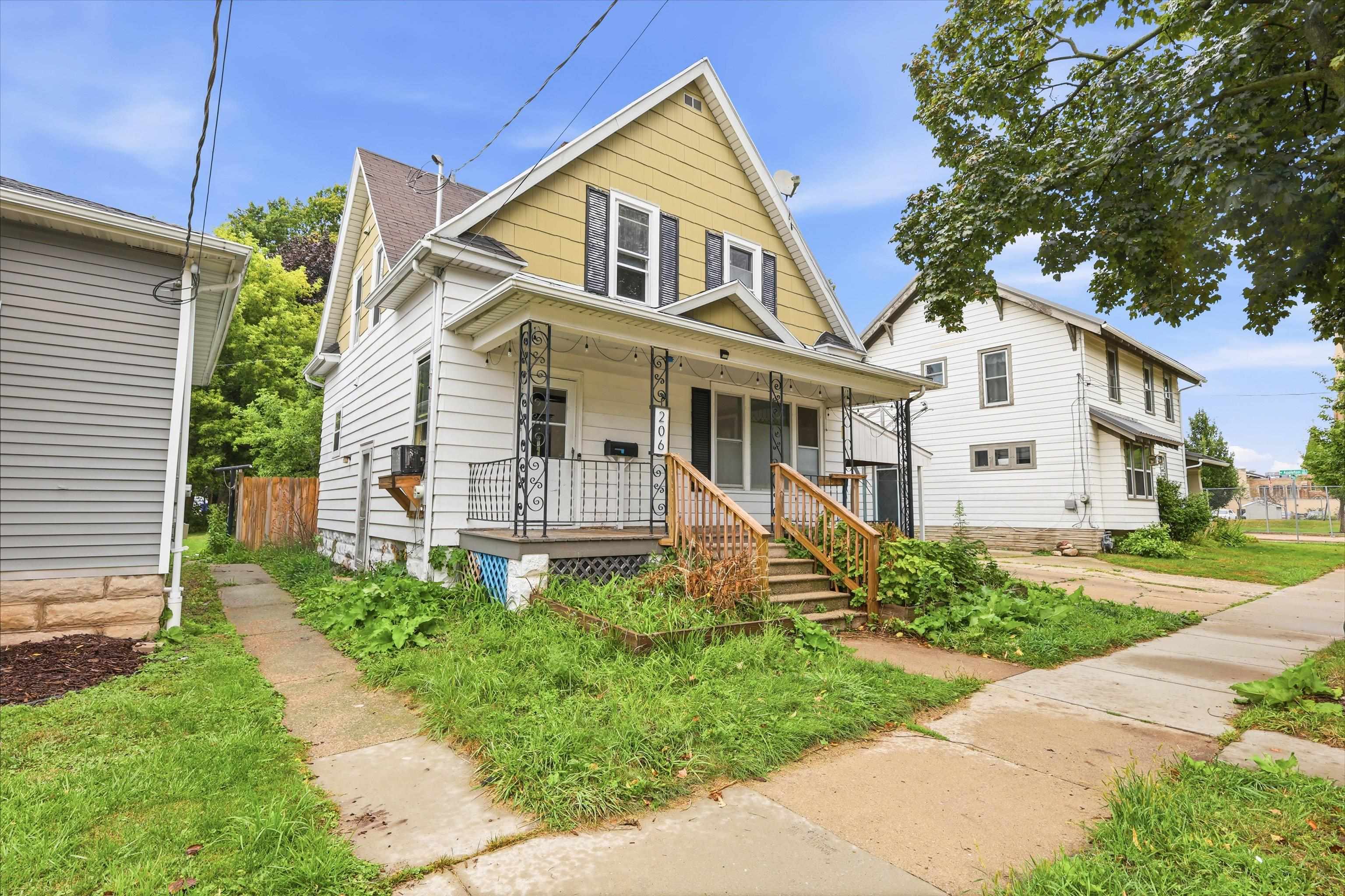 206 W Winnebago St, Appleton, WI 54911-4517