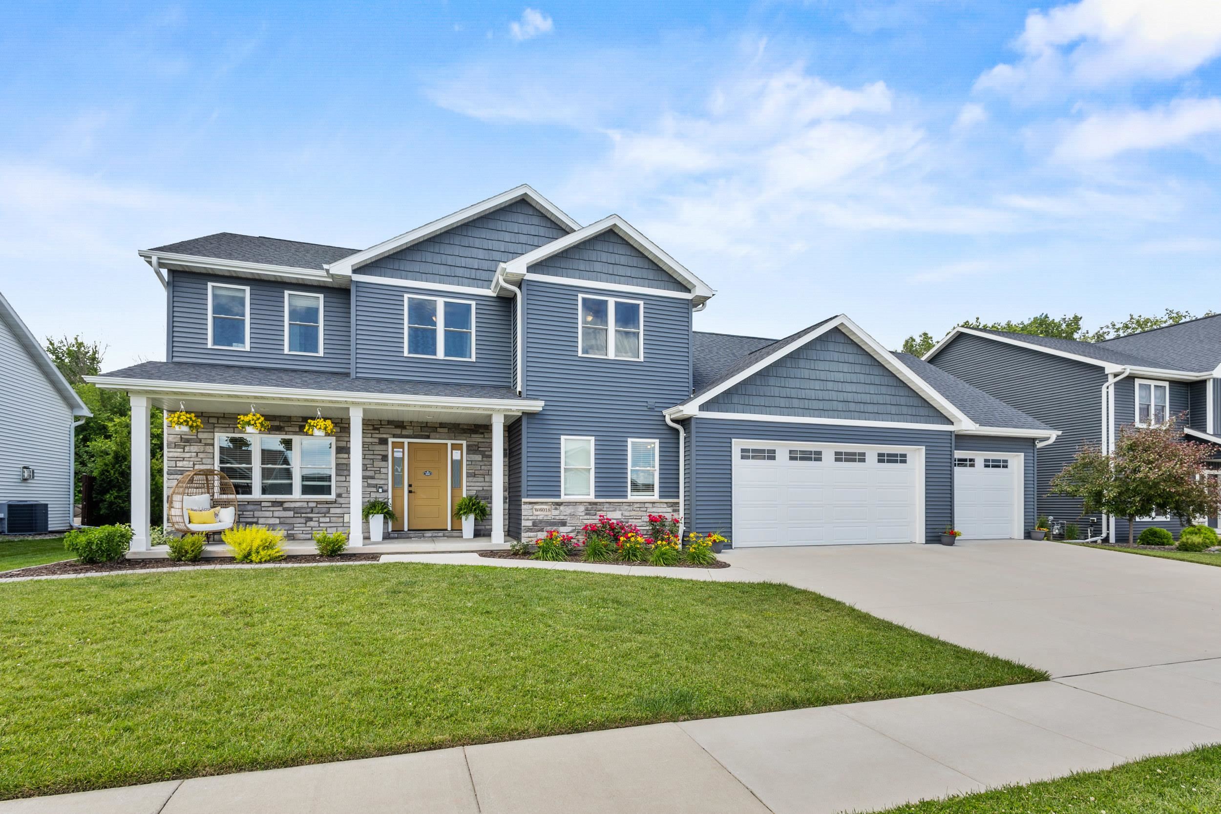 W6018 Ryford St, Menasha, WI 54952