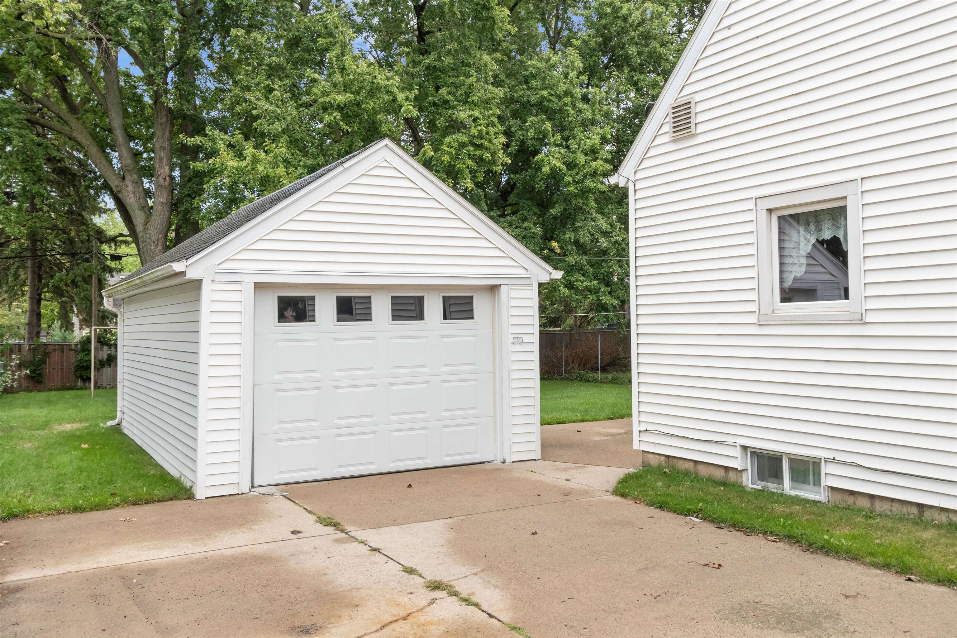 1620 N Richmond St, Appleton, WI 54911