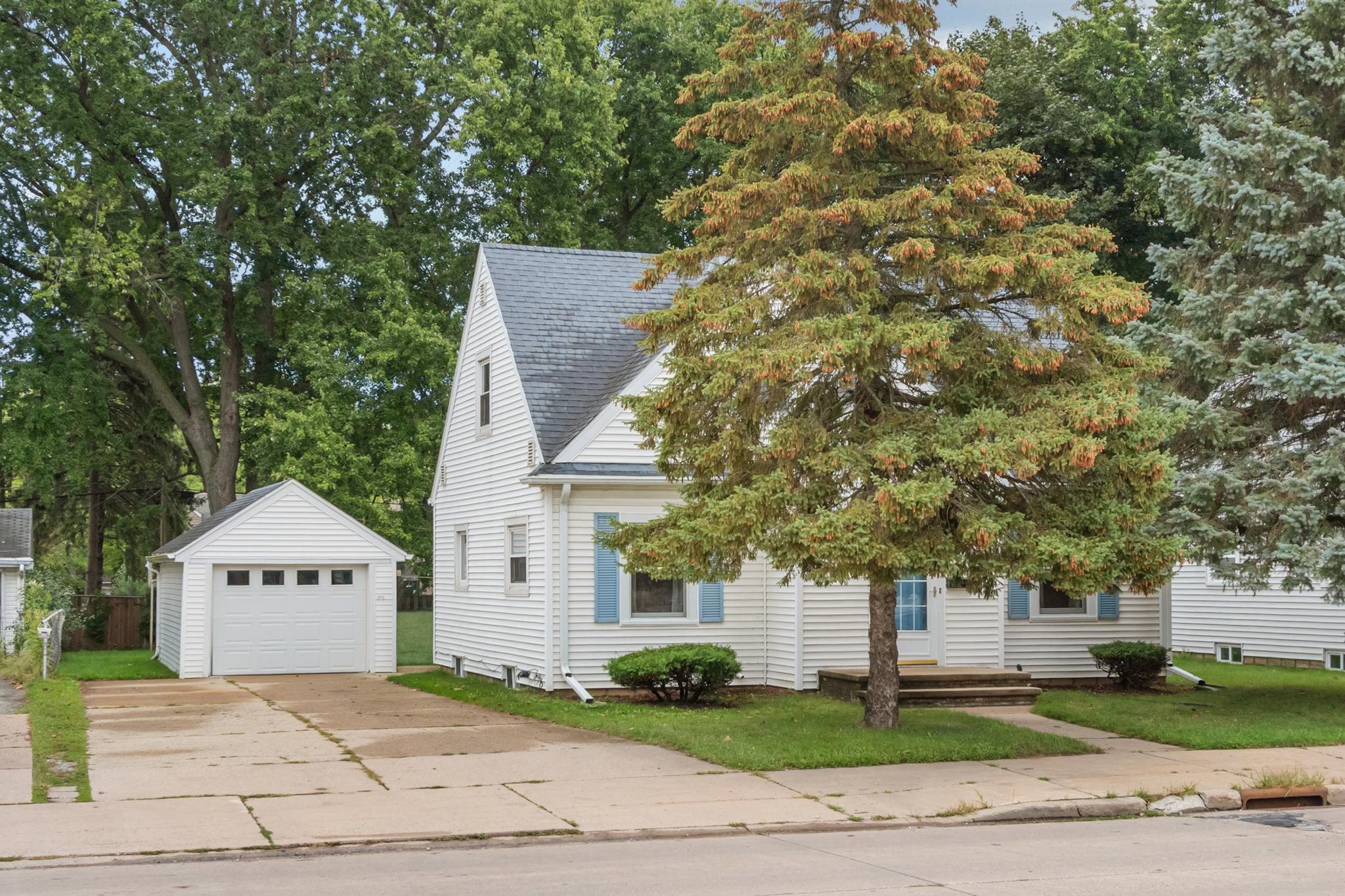 1620 N Richmond St, Appleton, WI 54911