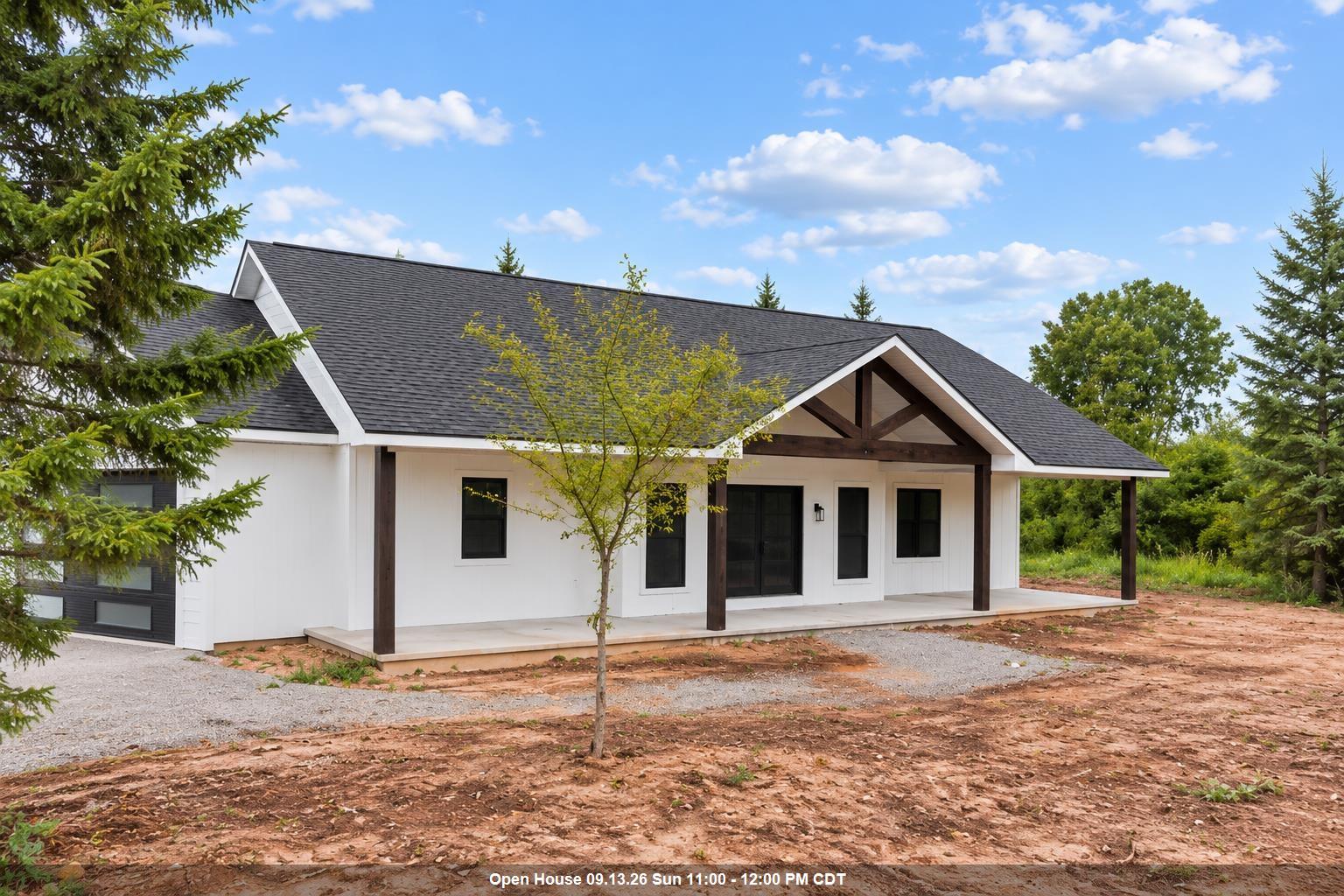 2822 Nekimi Ave, Oshkosh, WI 54902