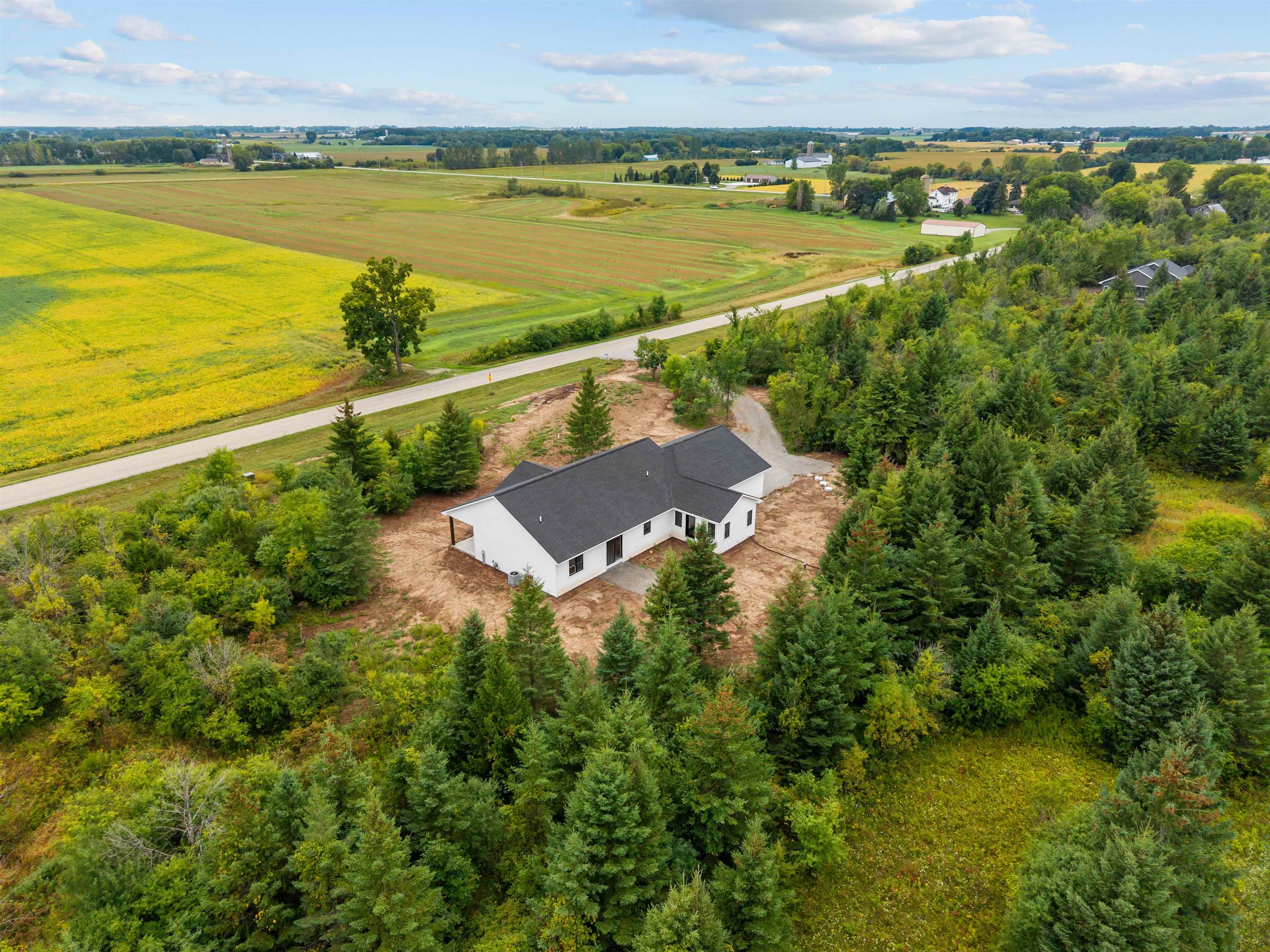 2822 Nekimi Ave, Oshkosh, WI 54902