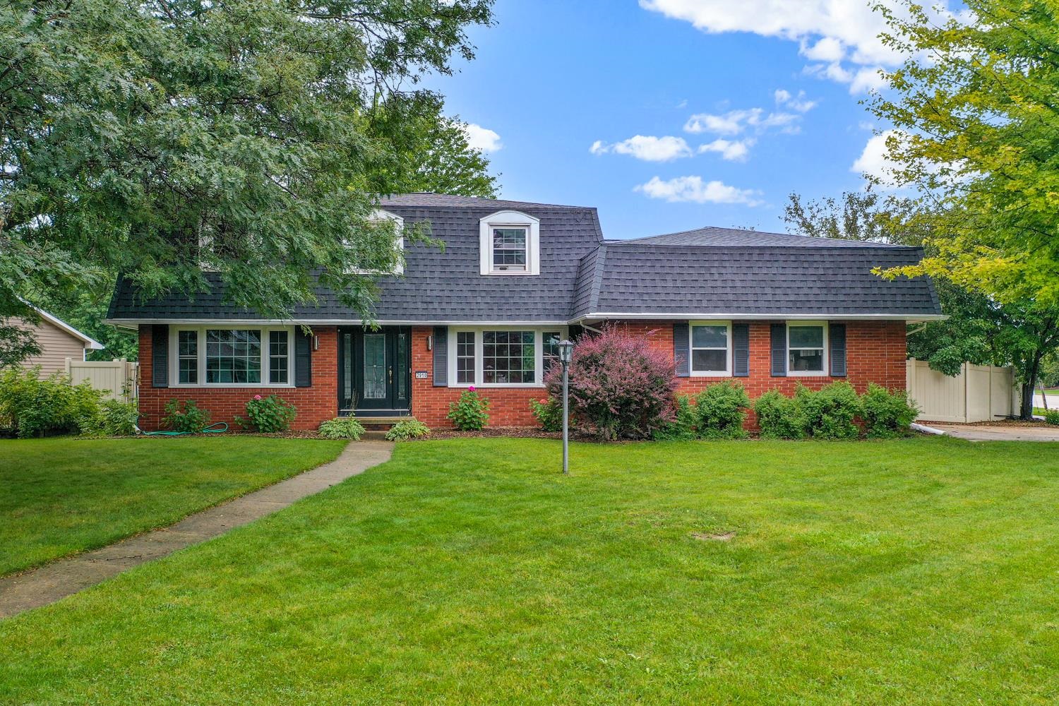 2910 Grande Rue, Green Bay, WI 54301-1434