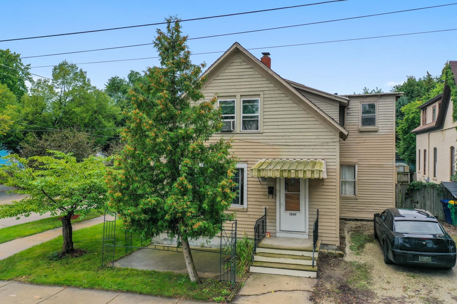 1280 E Walnut St, Green Bay, WI 54301-4302