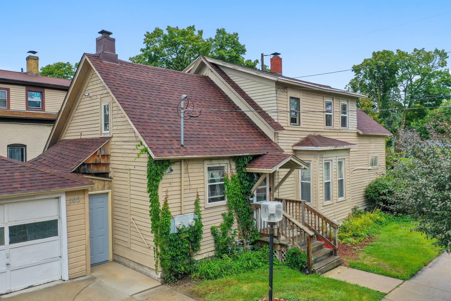 1280 E Walnut St, Green Bay, WI 54301-4302