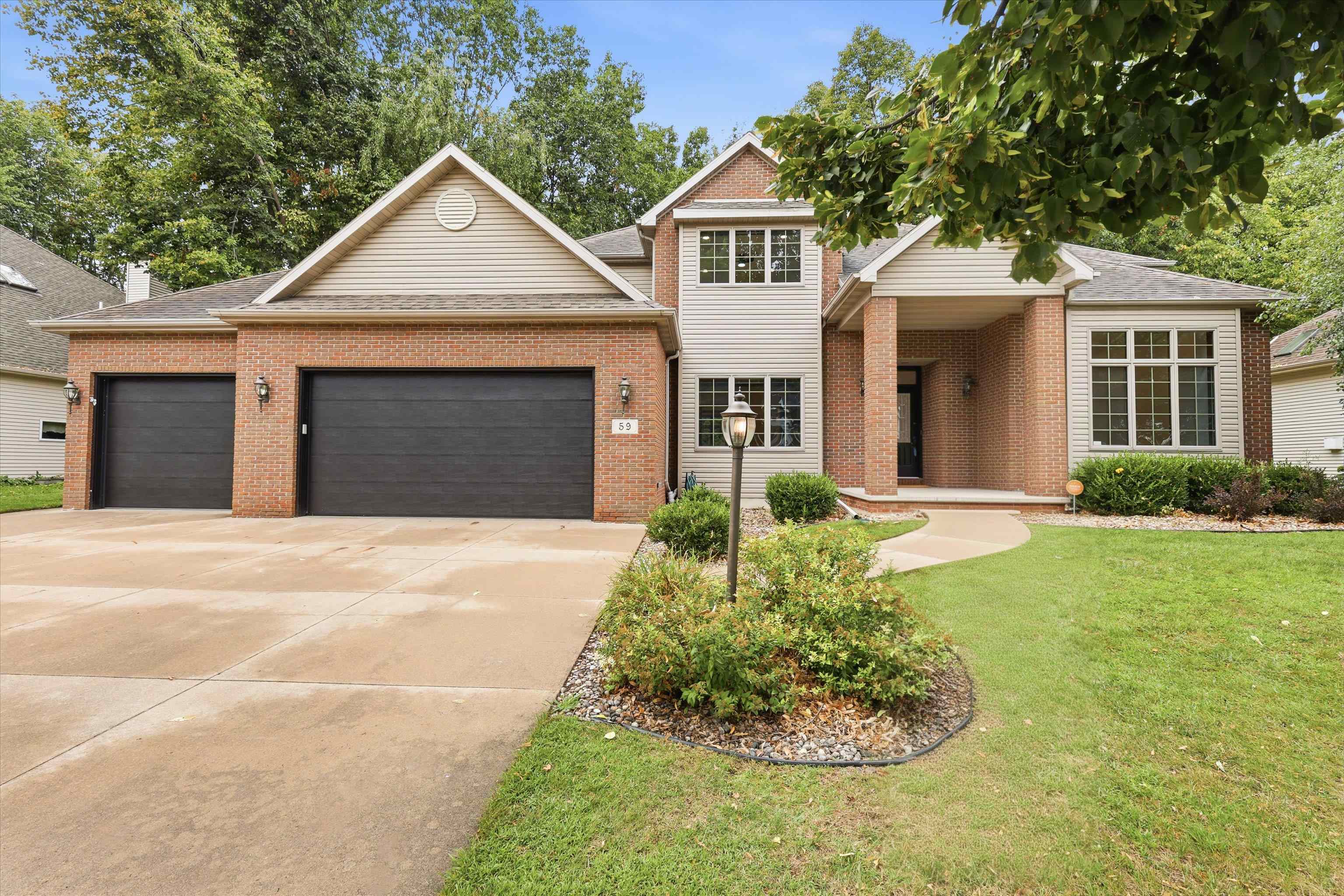 59 Brentwood Ln, Appleton, WI 54915