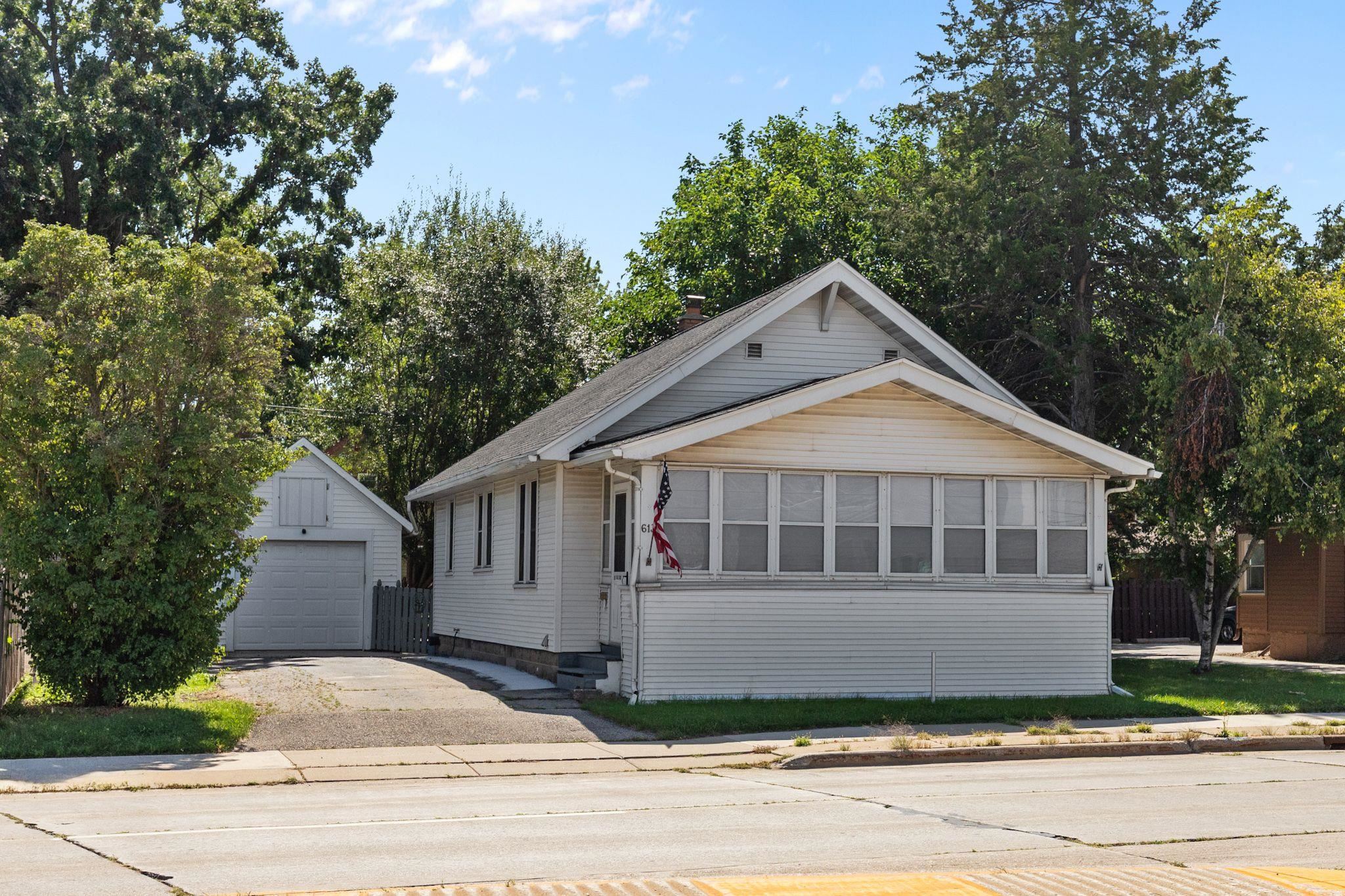 613 W Wisconsin Ave, Appleton, WI 54911