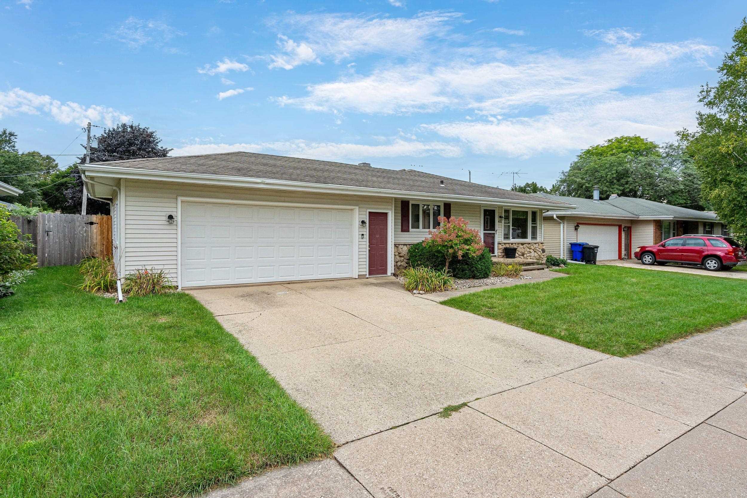 415 S Midpark Dr, Appleton, WI 54915-3528