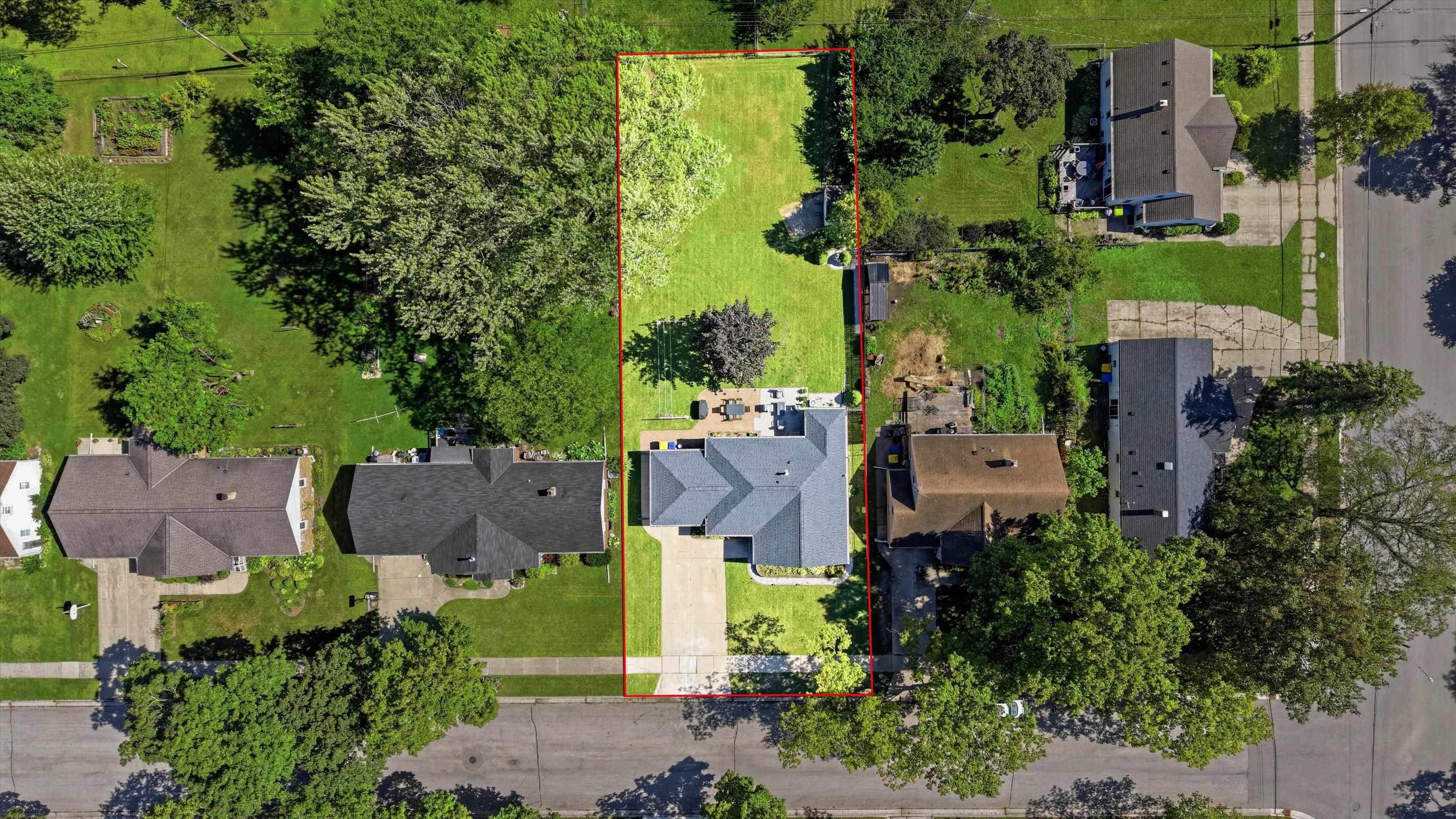 1019 Redwood Dr, Green Bay, WI 54304