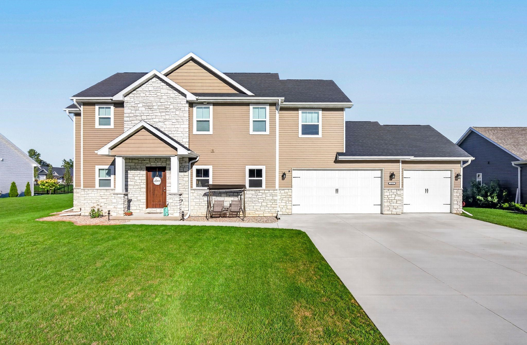 2215 Softwind Rd, Neenah, WI 54956
