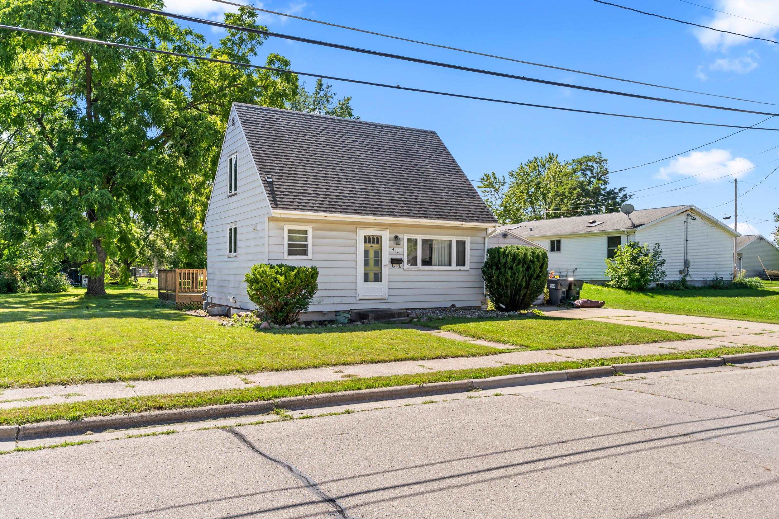 416 Robbins St, Seymour, WI 54165