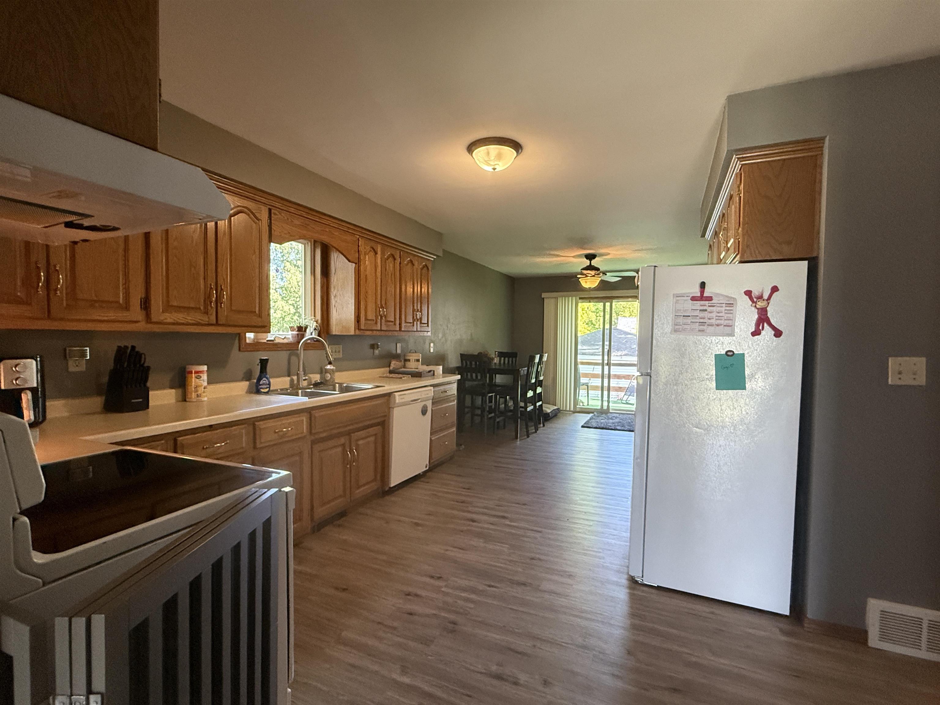 1541 Cass St, Green Bay, WI 54302-2505