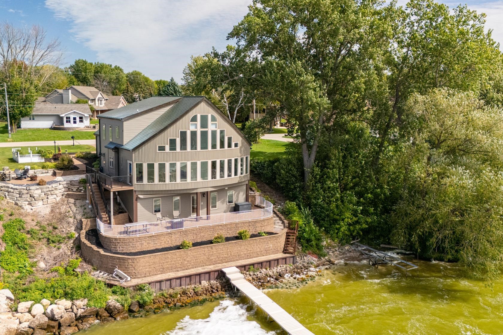 N7611 Lower Cliff Rd, Sherwood, WI 54169