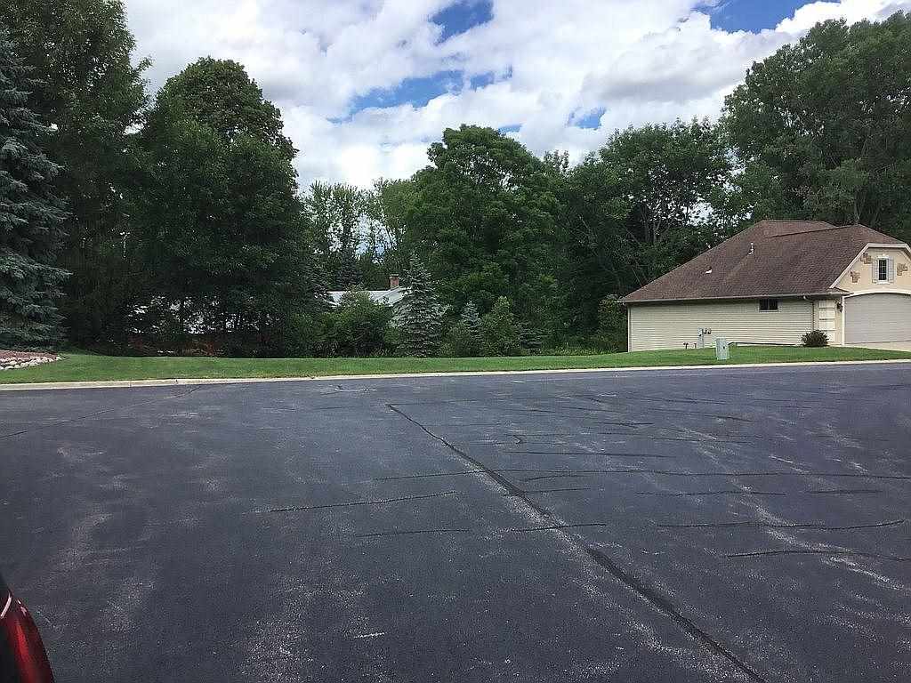 1330 North Lake Ct, Appleton, WI 54913-6628