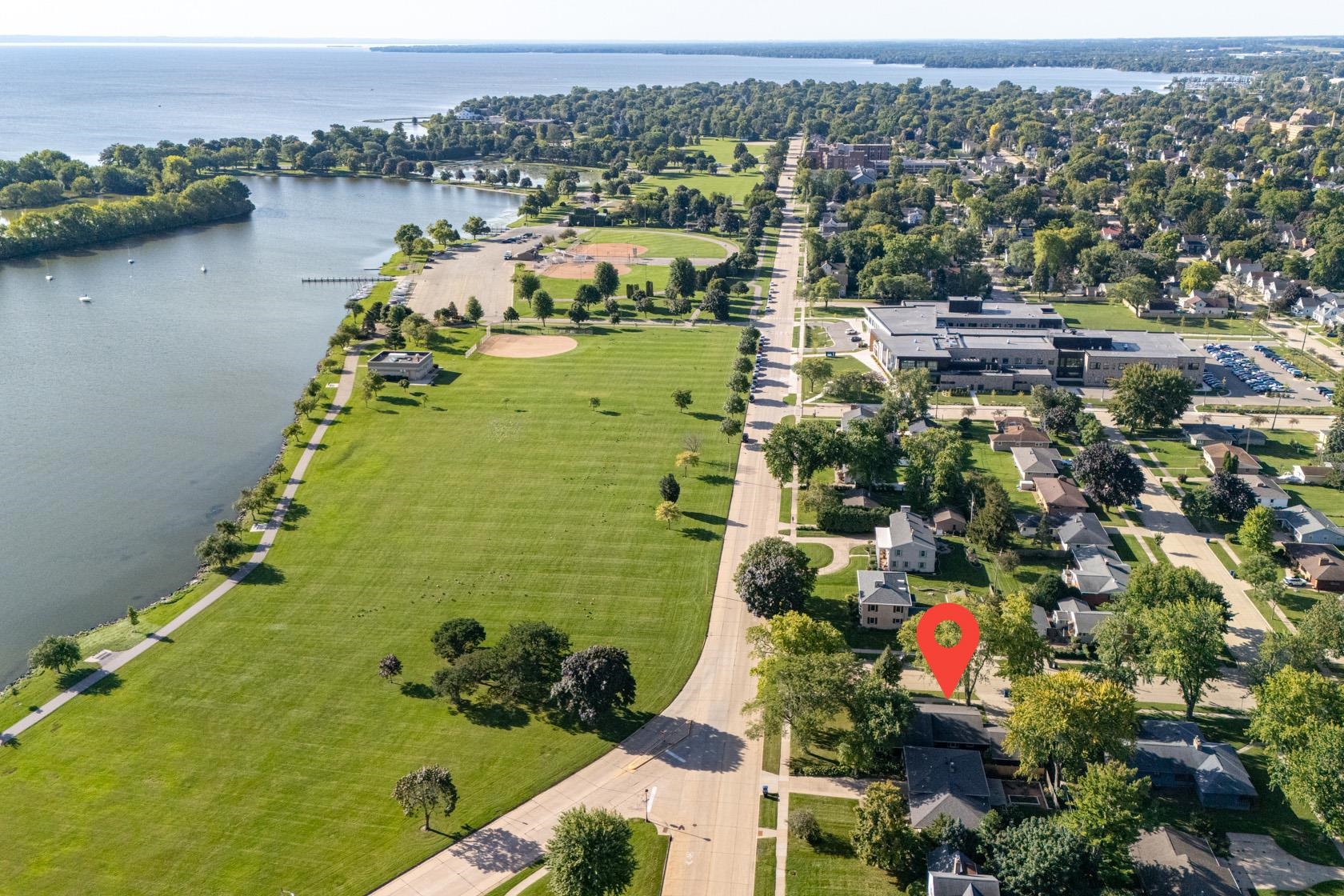 1120 Baldwin Ave, Oshkosh, WI 54901-4038