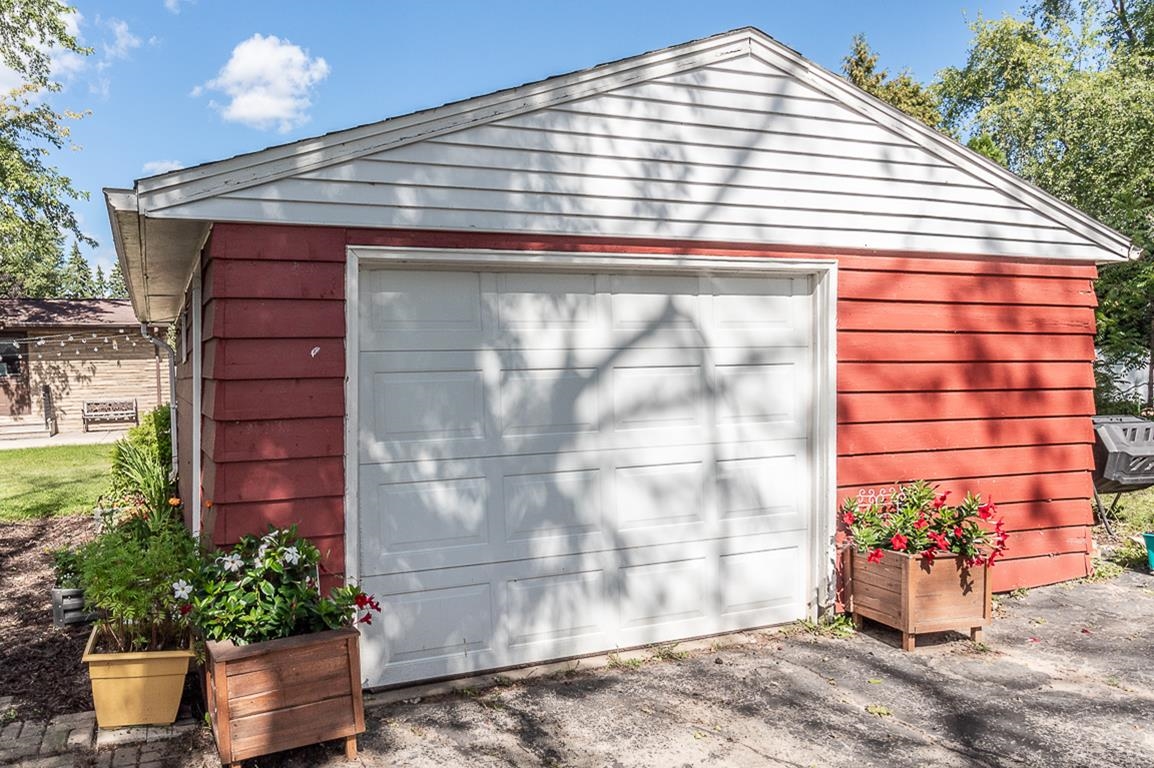801 Grove St, Menasha, WI 54952-2505