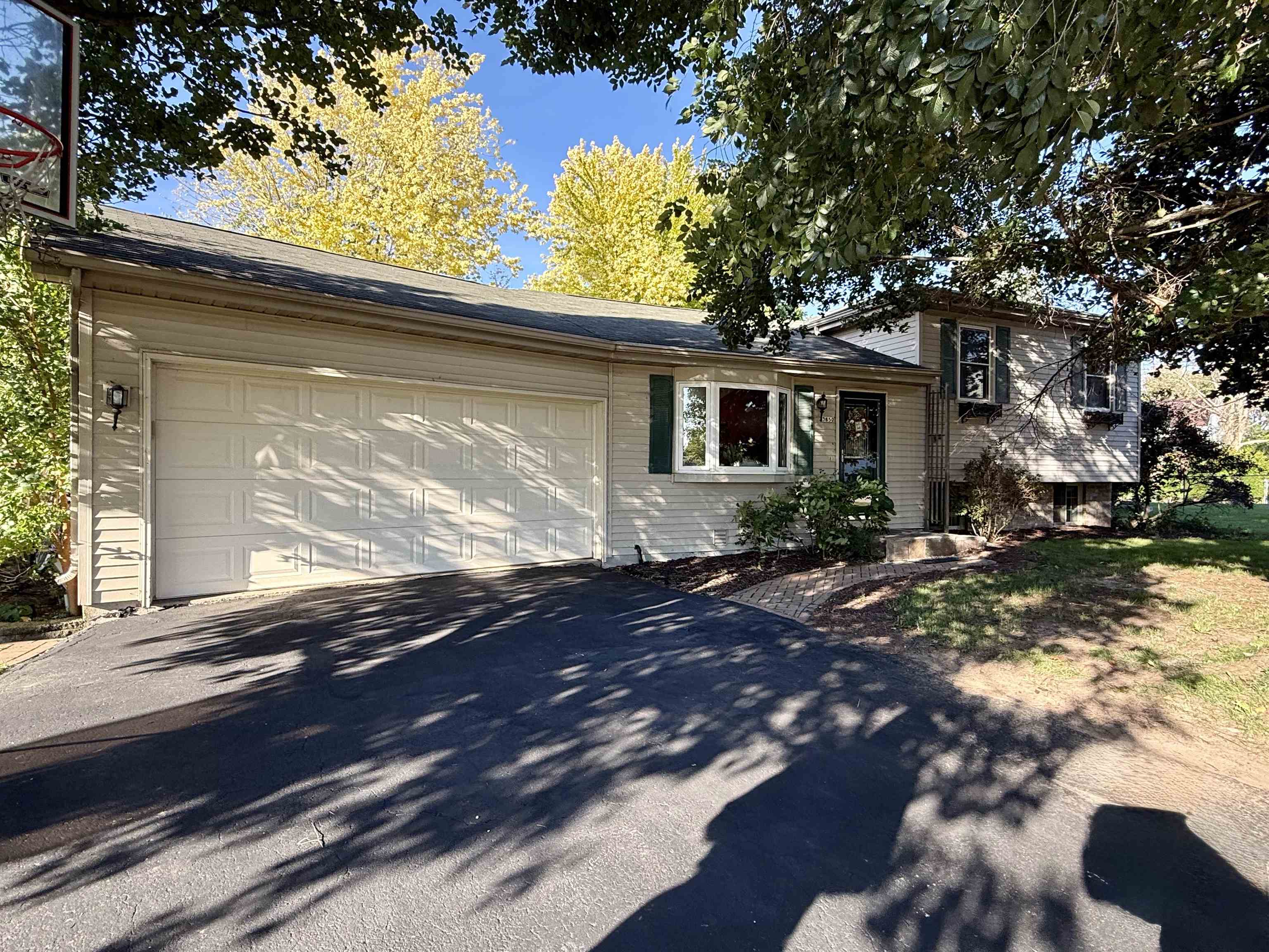 3850 Harvest Ct, Oshkosh, WI 54901