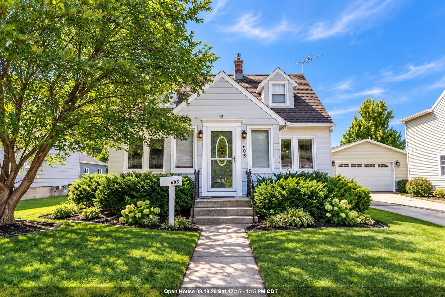 605 Chestnut St, Neenah, WI 54956