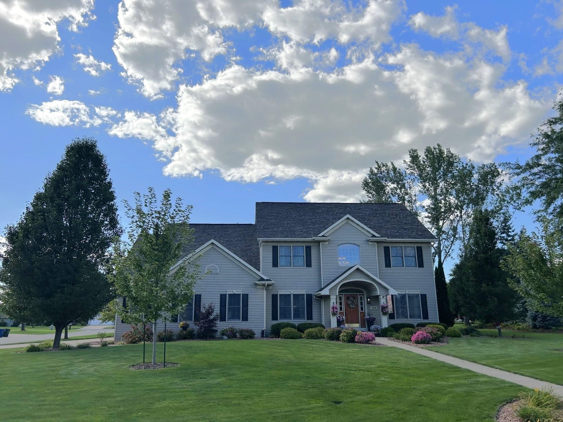 764 Saddlebrook Ct, Neenah, WI 54956