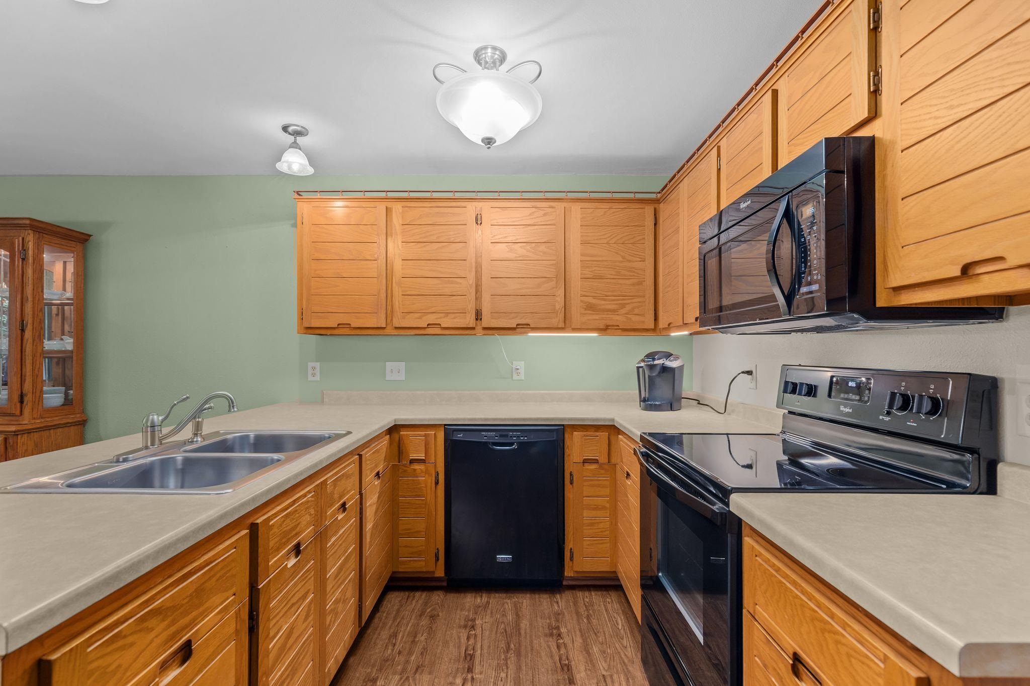 901 E Windfield Pl #B, Appleton, WI 54911