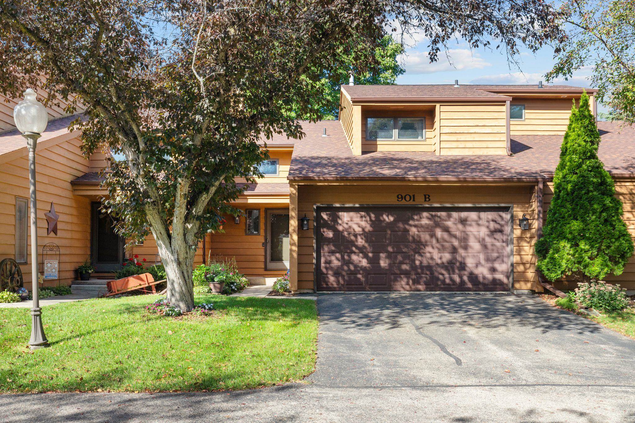 901 E Windfield Pl #B, Appleton, WI 54911