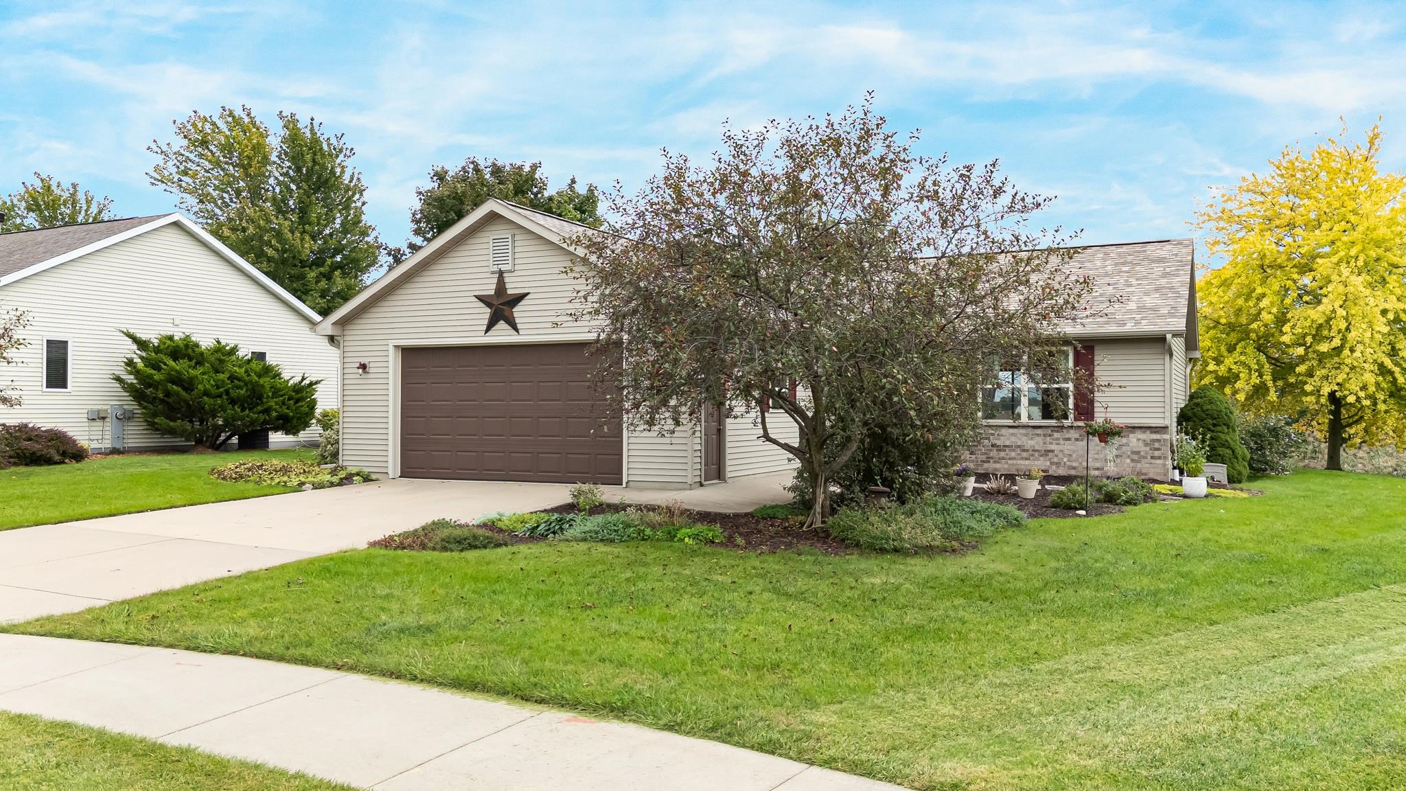 2305 Hearthstone Dr, Kaukauna, WI 54130