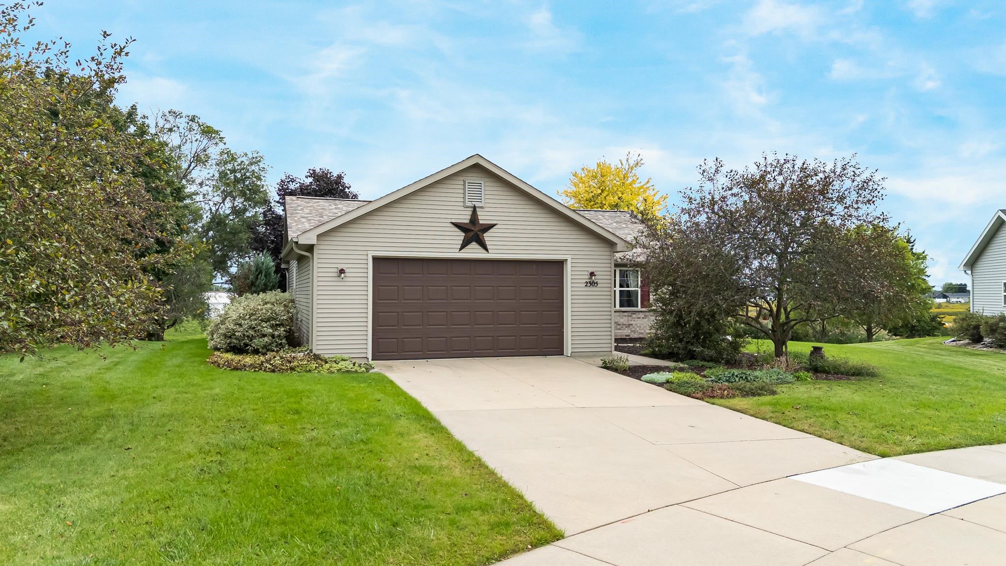 2305 Hearthstone Dr, Kaukauna, WI 54130