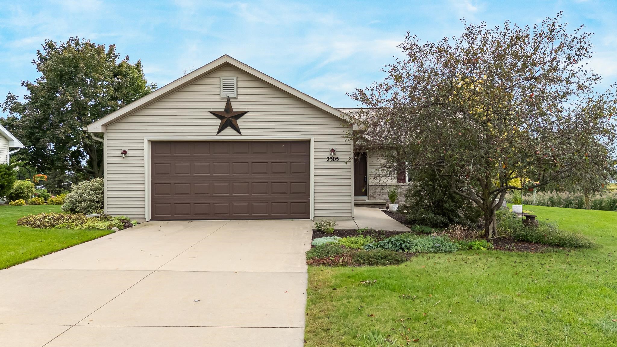 2305 Hearthstone Dr, Kaukauna, WI 54130