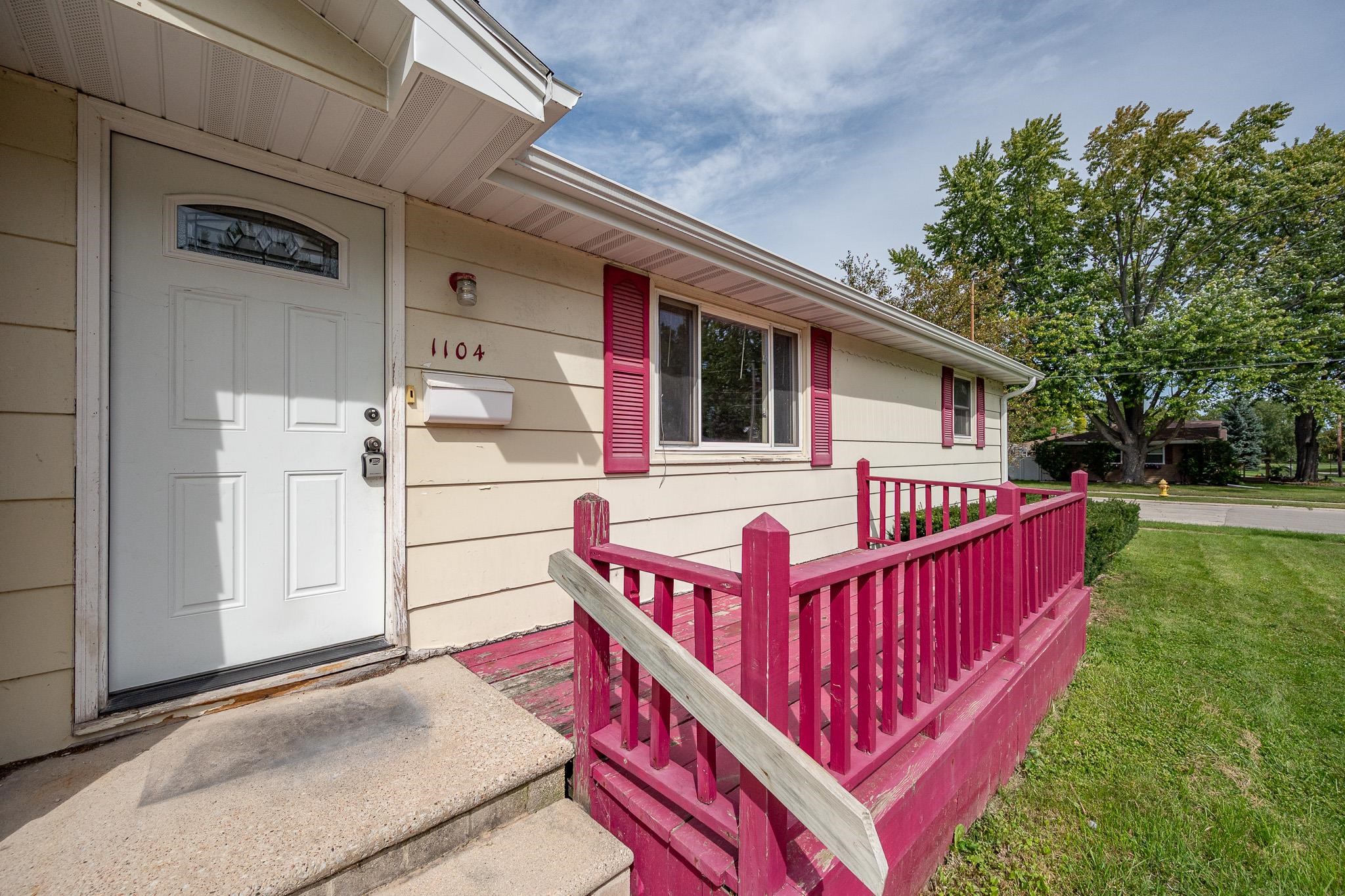 1104 Suydam St, Green Bay, WI 54301