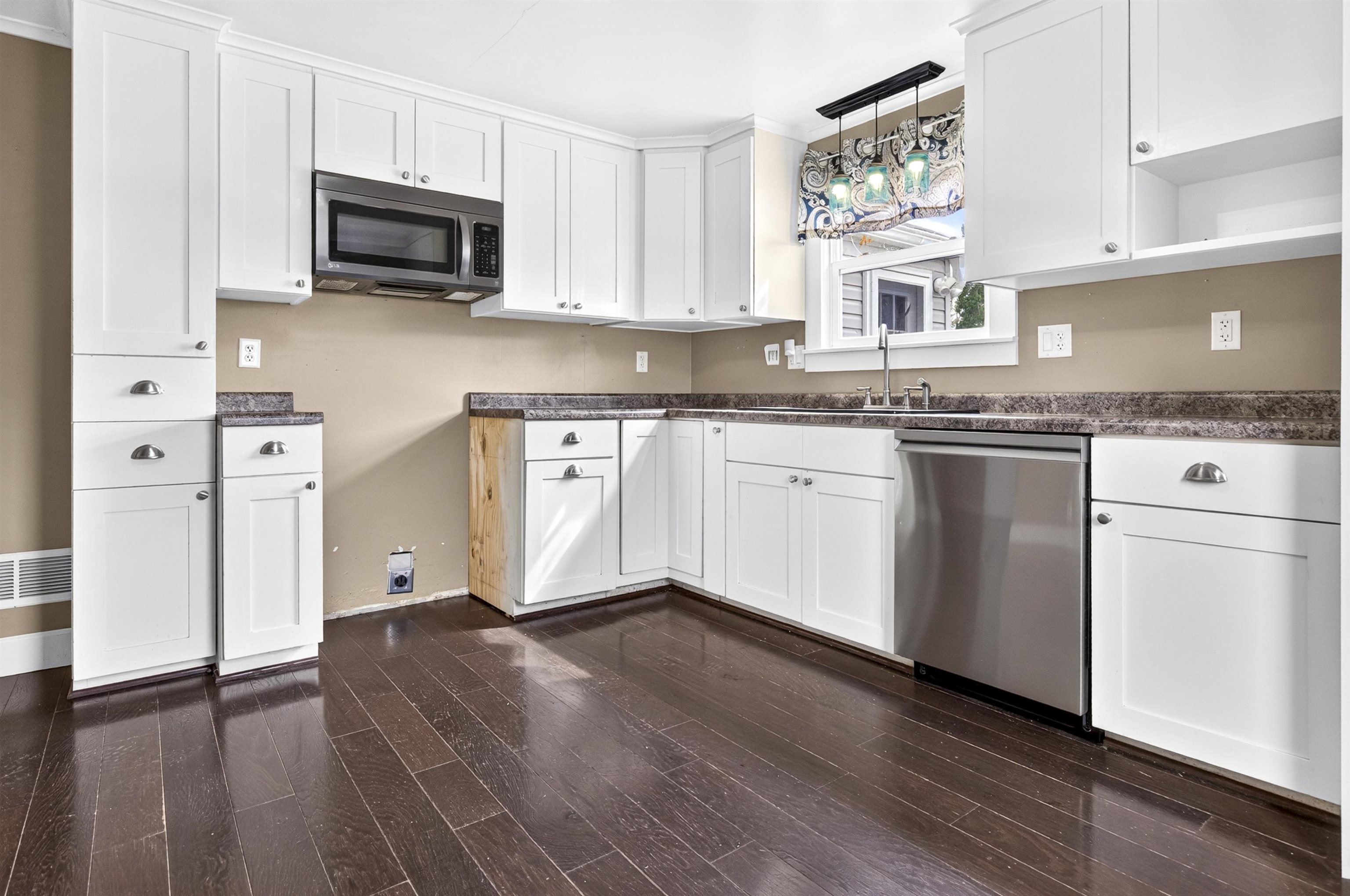 717 5th St, Menasha, WI 54952-2803