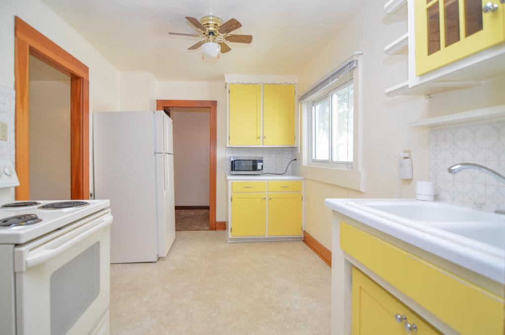 1253 Elm St, Green Bay, WI 54302