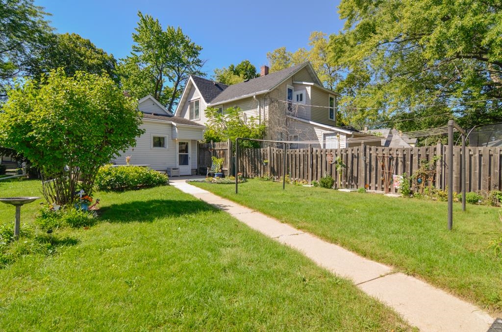 1253 Elm St, Green Bay, WI 54302