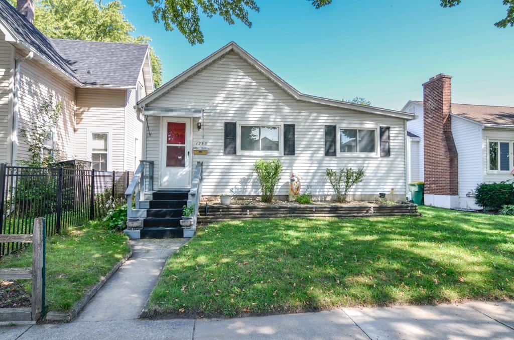 1253 Elm St, Green Bay, WI 54302