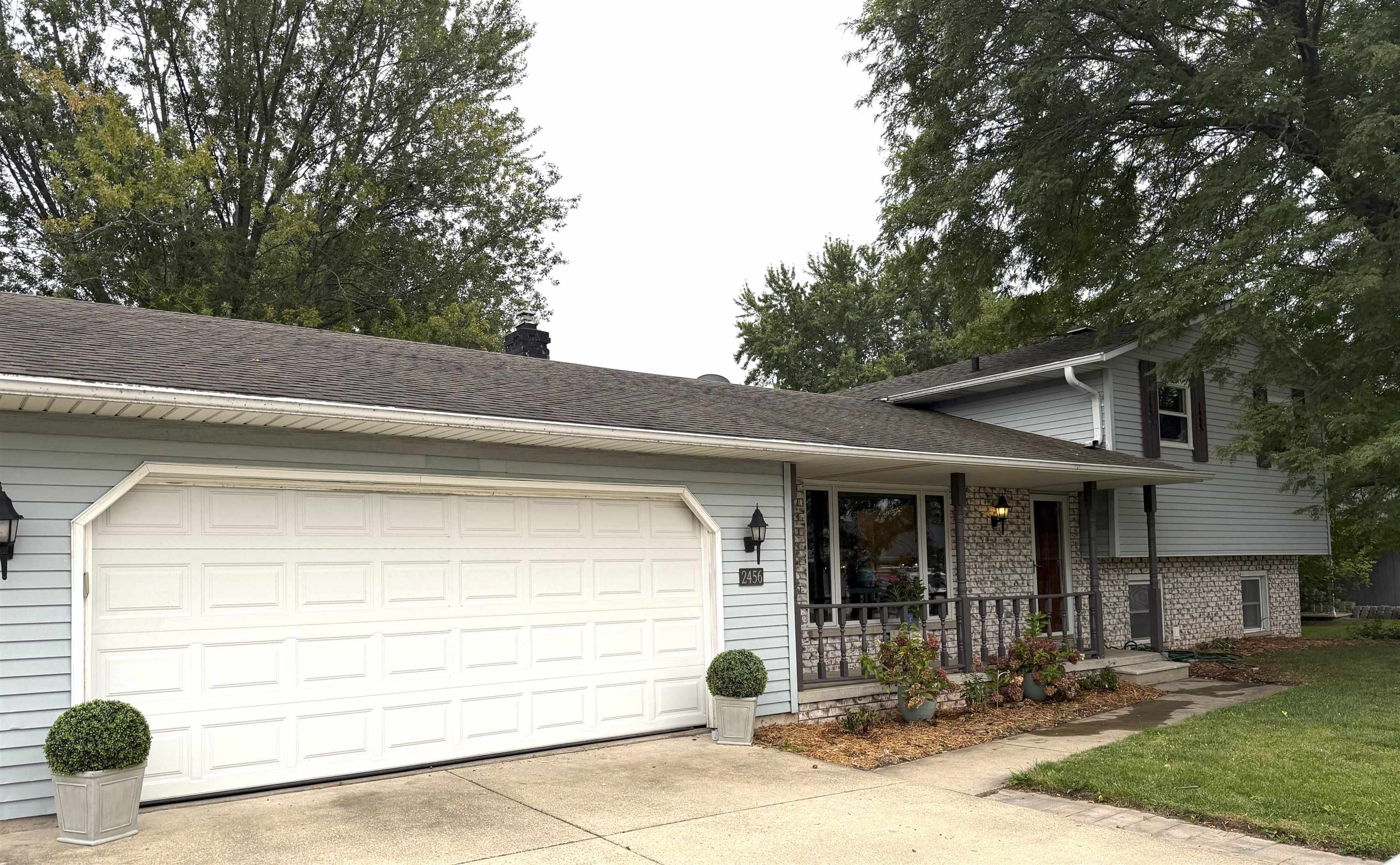 2456 Heather Rd, Green Bay, WI 54311-5238