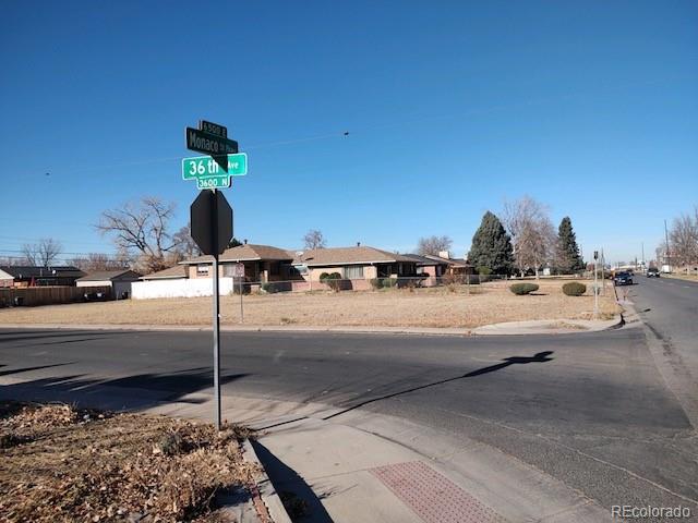 3601 N Monaco Pw, Denver, CO 80207